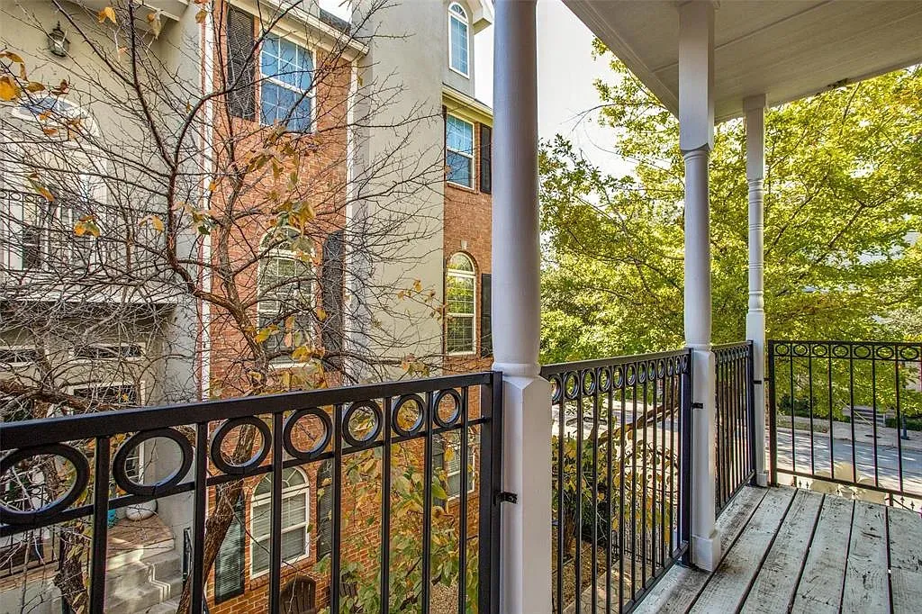 Townhouse For Rent in Dallas County , 5720 La Vista Drive, Dallas, Texas 75206, 3 Bedroom, 4 Bathroom, 2 Garage spaces, 1,849 Sqft, built in 1999, mls#21340753, Real Estate Agent in Dallas, Homes For Rent in Dallas county, Homes For Rent in Dallas, Realtor in Dallas Texas, Real Estate Brokerage Independent Realty Texas, Luminita Cordes Realtor