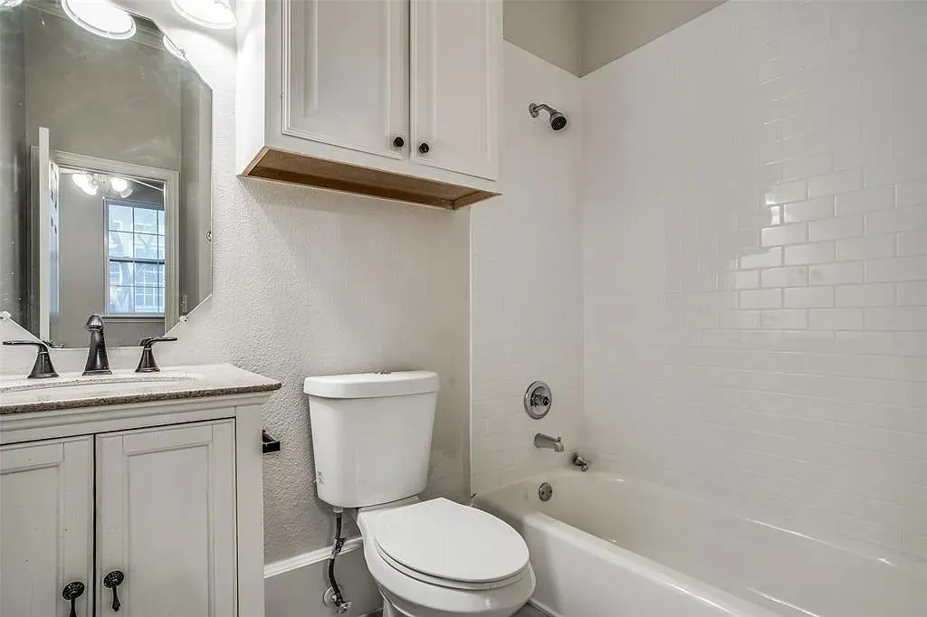 Townhouse For Rent in Dallas County , 5720 La Vista Drive, Dallas, Texas 75206, 3 Bedroom, 4 Bathroom, 2 Garage spaces, 1,849 Sqft, built in 1999, mls#21340753, Real Estate Agent in Dallas, Homes For Rent in Dallas county, Homes For Rent in Dallas, Realtor in Dallas Texas, Real Estate Brokerage Independent Realty Texas, Luminita Cordes Realtor