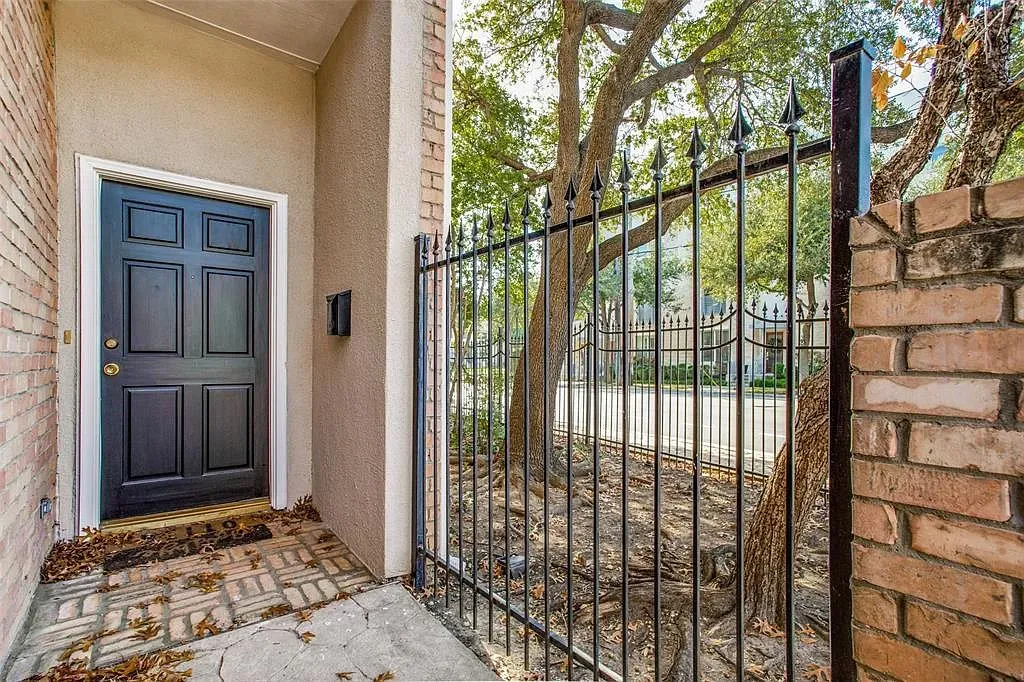 Townhouse For Rent in Dallas County , 5720 La Vista Drive, Dallas, Texas 75206, 3 Bedroom, 4 Bathroom, 2 Garage spaces, 1,849 Sqft, built in 1999, mls#21340753, Real Estate Agent in Dallas, Homes For Rent in Dallas county, Homes For Rent in Dallas, Realtor in Dallas Texas, Real Estate Brokerage Independent Realty Texas, Luminita Cordes Realtor