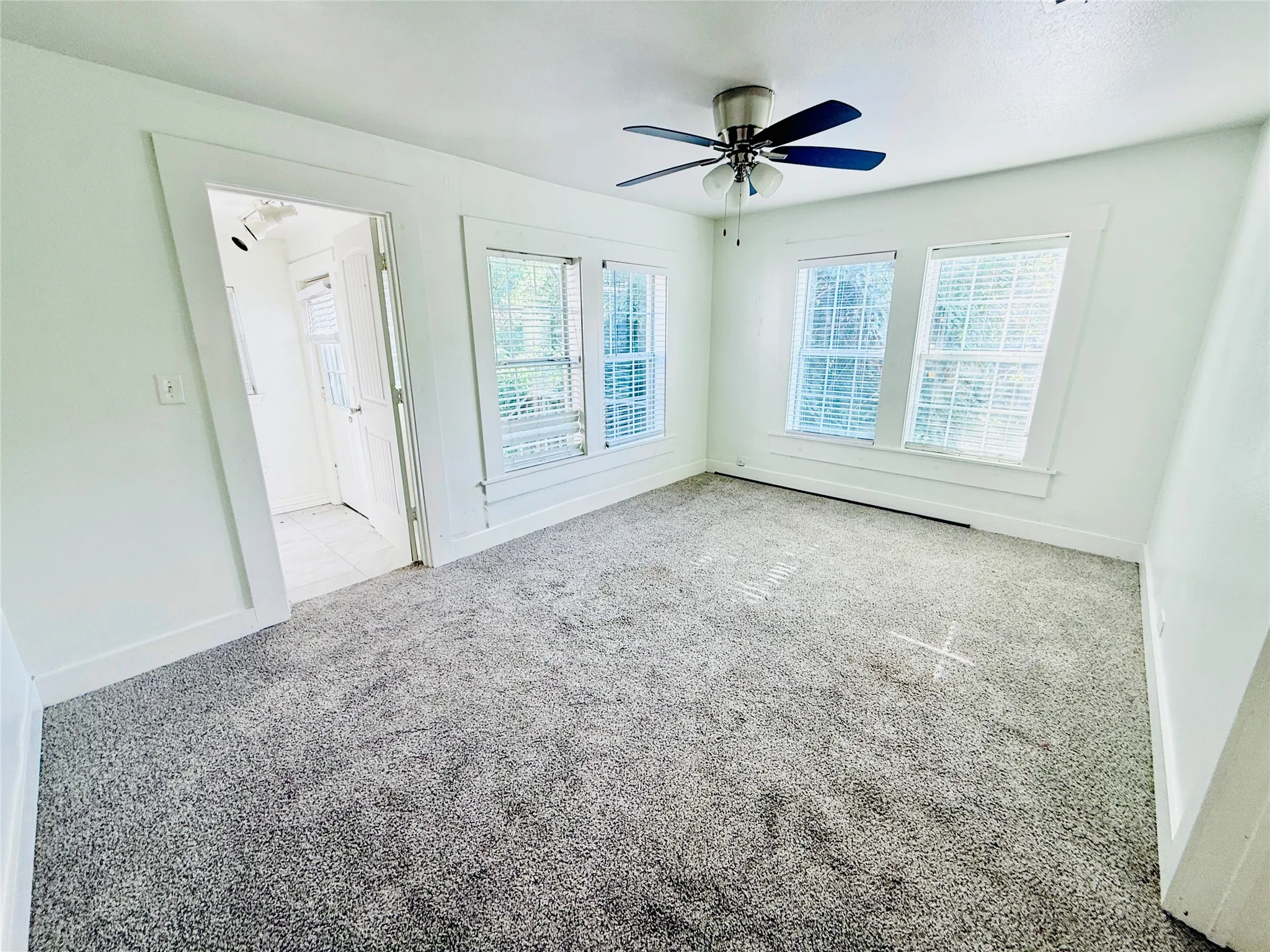 Duplex For Rent in Grayson County , 814 W College Street, Sherman, Texas 75092, 2 Bedroom, 2 Bathroom, Garage spaces, 1,100 Sqft, built in 1948, mls#21340762, Real Estate Agent in Sherman, Homes For Rent in Grayson county, Homes For Rent in Sherman, Realtor in Sherman Texas, Real Estate Brokerage Independent Realty Texas, Luminita Cordes Realtor