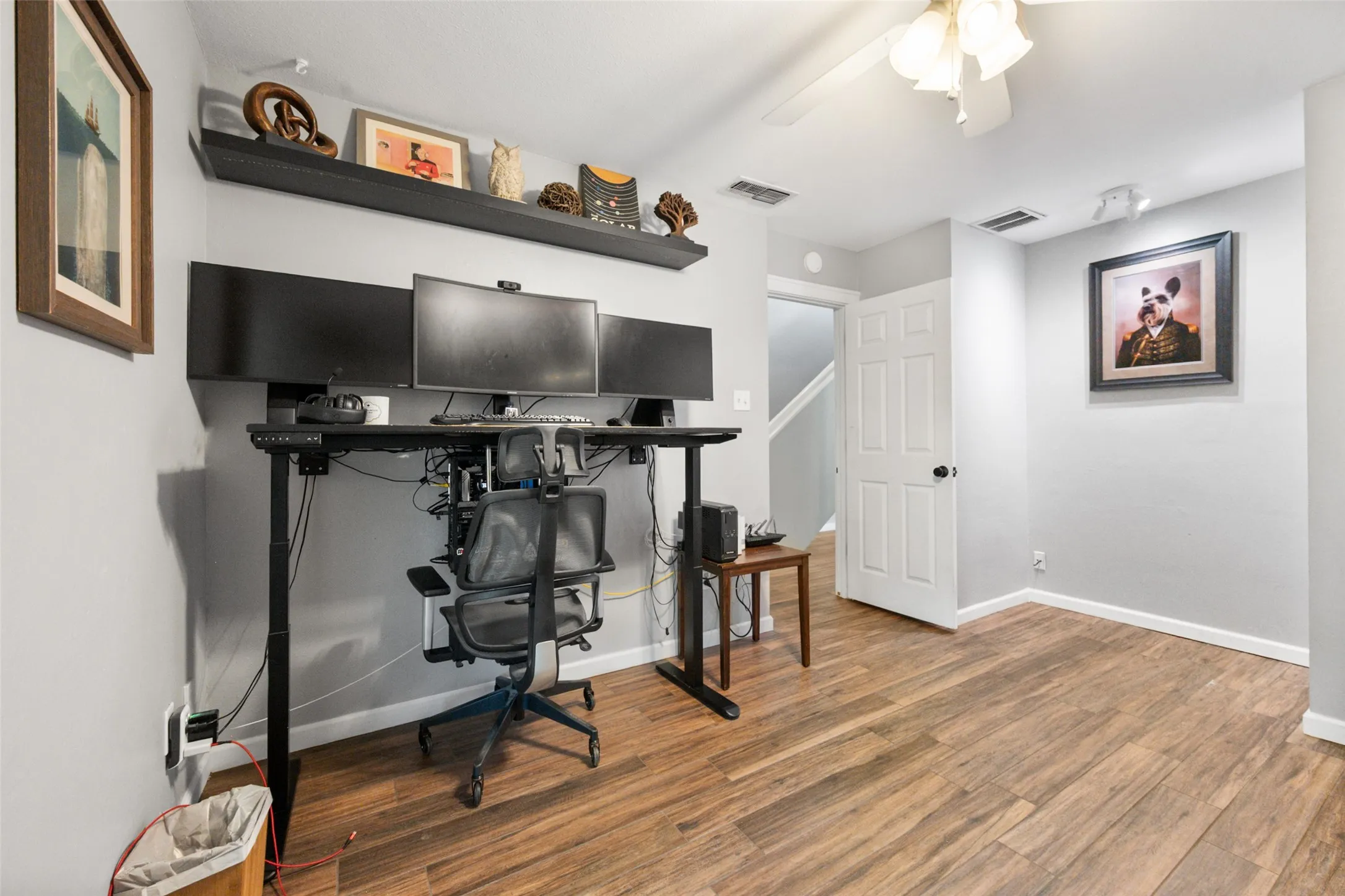 Single Family Residence For Sale in Tarrant County , 3512 Townlake Circle, Arlington, Texas 76016, 3 Bedroom, 3 Bathroom, 2 Garage spaces, 2,298 Sqft, built in 1984, mls#21339957, Real Estate Agent in Arlington, Homes For Sale in Tarrant county, Homes For Sale in Arlington, Realtor in Arlington Texas, Real Estate Brokerage Independent Realty Texas, Luminita Cordes Realtor