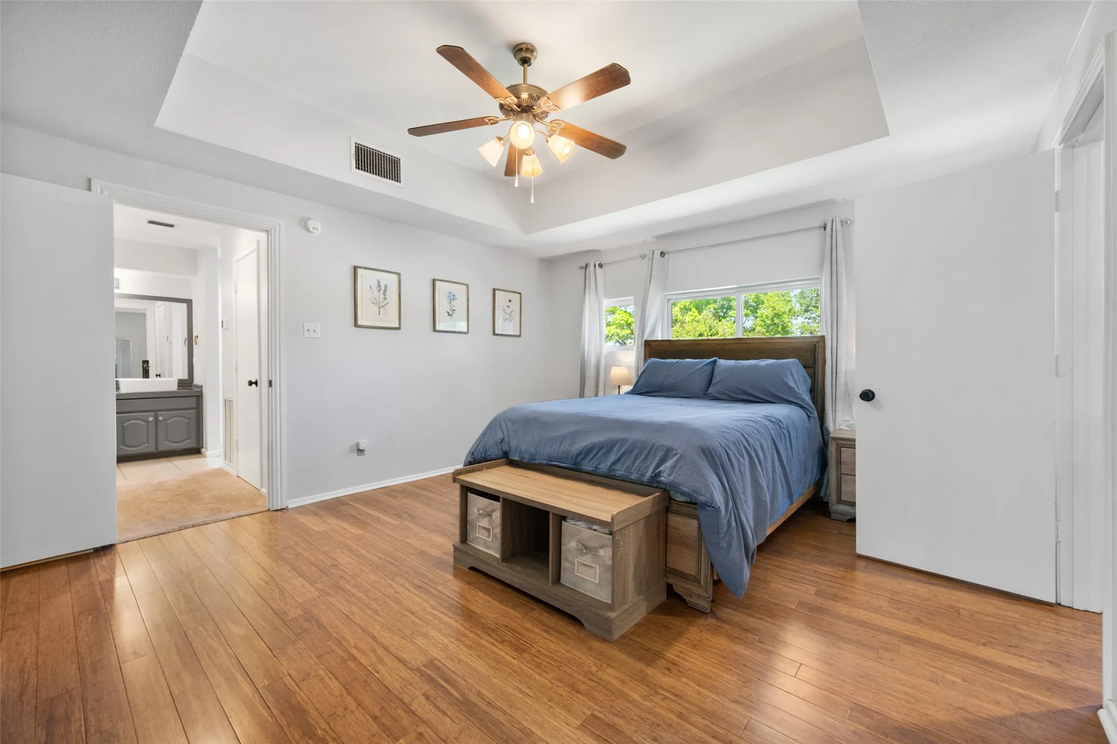 Single Family Residence For Sale in Tarrant County , 3512 Townlake Circle, Arlington, Texas 76016, 3 Bedroom, 3 Bathroom, 2 Garage spaces, 2,298 Sqft, built in 1984, mls#21339957, Real Estate Agent in Arlington, Homes For Sale in Tarrant county, Homes For Sale in Arlington, Realtor in Arlington Texas, Real Estate Brokerage Independent Realty Texas, Luminita Cordes Realtor