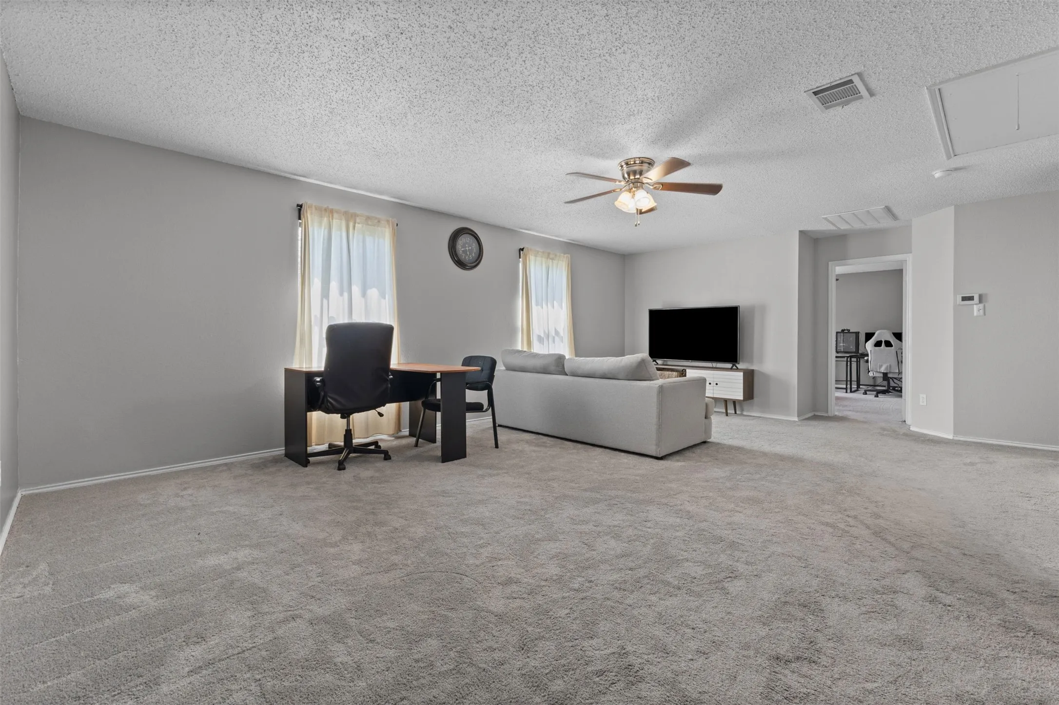 Single Family Residence For Sale in Denton County , 1017 Lake Trail Drive, Little Elm, Texas 75068, 4 Bedroom, 3 Bathroom, 2 Garage spaces, 3,095 Sqft, built in 1999, Price $454,000, mls#21340765, Real Estate Agent in Little Elm, Homes For Sale in Denton county, Homes For Sale in Little Elm, Realtor in Little Elm Texas, Real Estate Brokerage Independent Realty Texas, Luminita Cordes Realtor