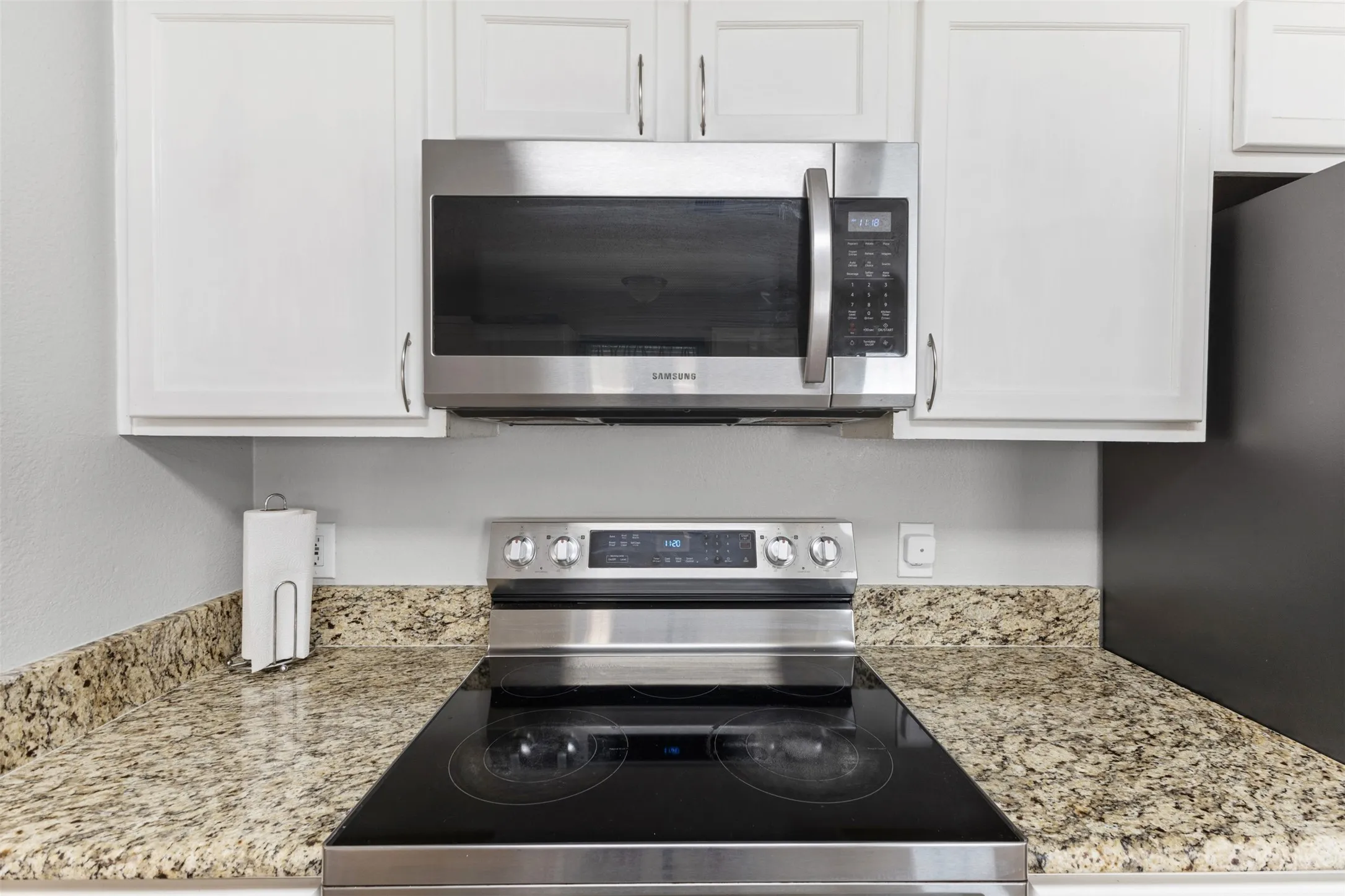 Single Family Residence For Sale in Denton County , 1017 Lake Trail Drive, Little Elm, Texas 75068, 4 Bedroom, 3 Bathroom, 2 Garage spaces, 3,095 Sqft, built in 1999, Price $454,000, mls#21340765, Real Estate Agent in Little Elm, Homes For Sale in Denton county, Homes For Sale in Little Elm, Realtor in Little Elm Texas, Real Estate Brokerage Independent Realty Texas, Luminita Cordes Realtor