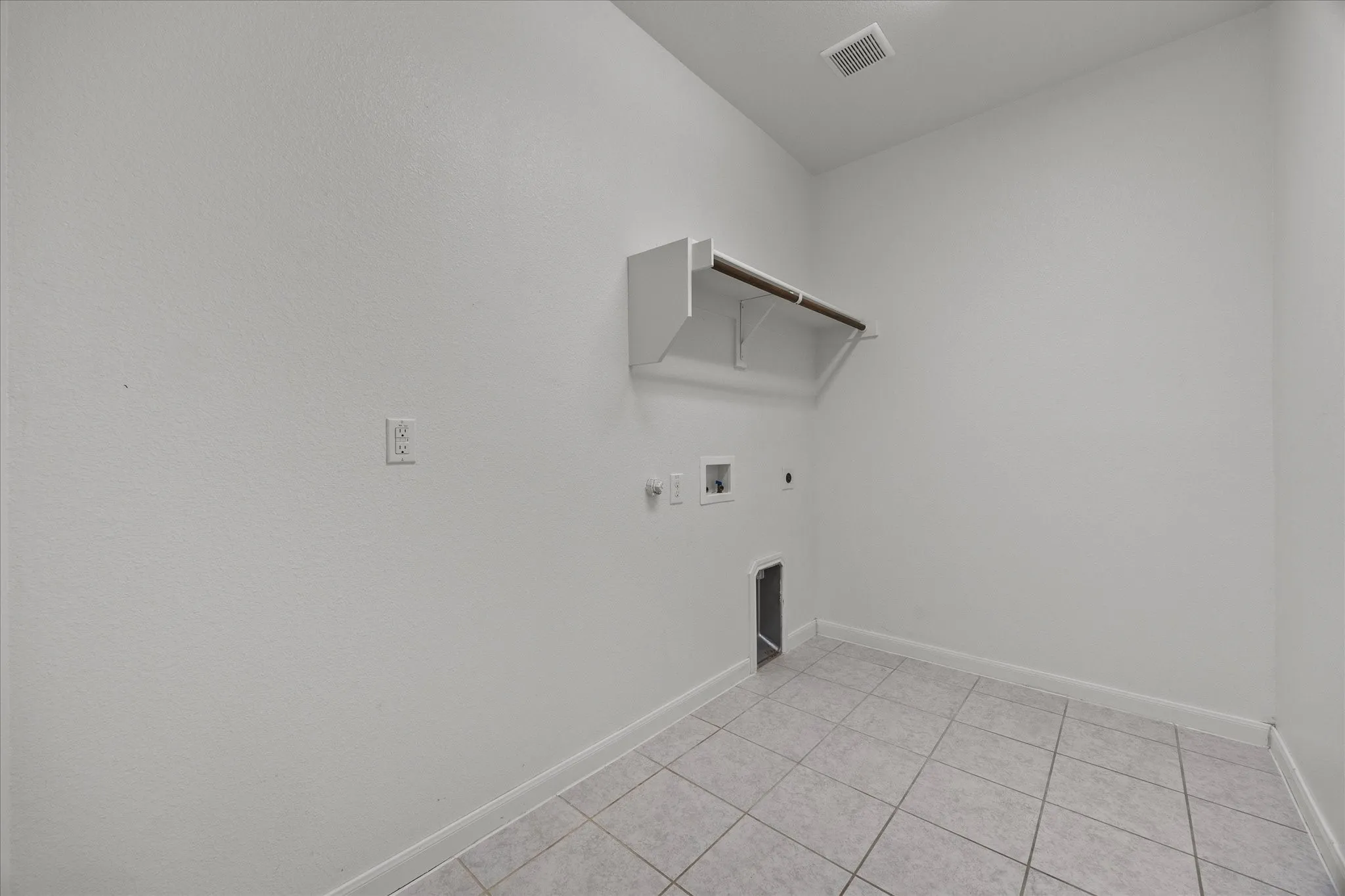 Single Family Residence For Sale in Kaufman County , 5220 Prairie Rose Drive, Forney, Texas 75126, 4 Bedroom, 4 Bathroom, 2 Garage spaces, 3,026 Sqft, built in 2017, mls#21332871, Real Estate Agent in Forney, Homes For Sale in Kaufman county, Homes For Sale in Forney, Realtor in Forney Texas, Real Estate Brokerage Independent Realty Texas, Luminita Cordes Realtor