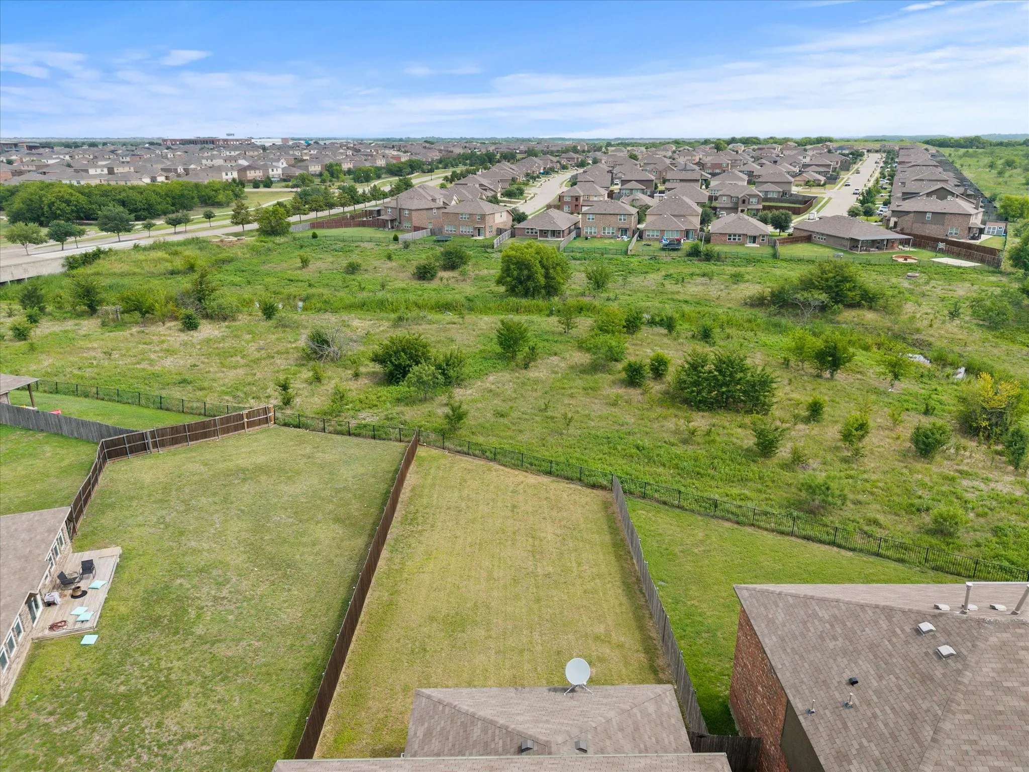 Single Family Residence For Sale in Kaufman County , 5220 Prairie Rose Drive, Forney, Texas 75126, 4 Bedroom, 4 Bathroom, 2 Garage spaces, 3,026 Sqft, built in 2017, mls#21332871, Real Estate Agent in Forney, Homes For Sale in Kaufman county, Homes For Sale in Forney, Realtor in Forney Texas, Real Estate Brokerage Independent Realty Texas, Luminita Cordes Realtor
