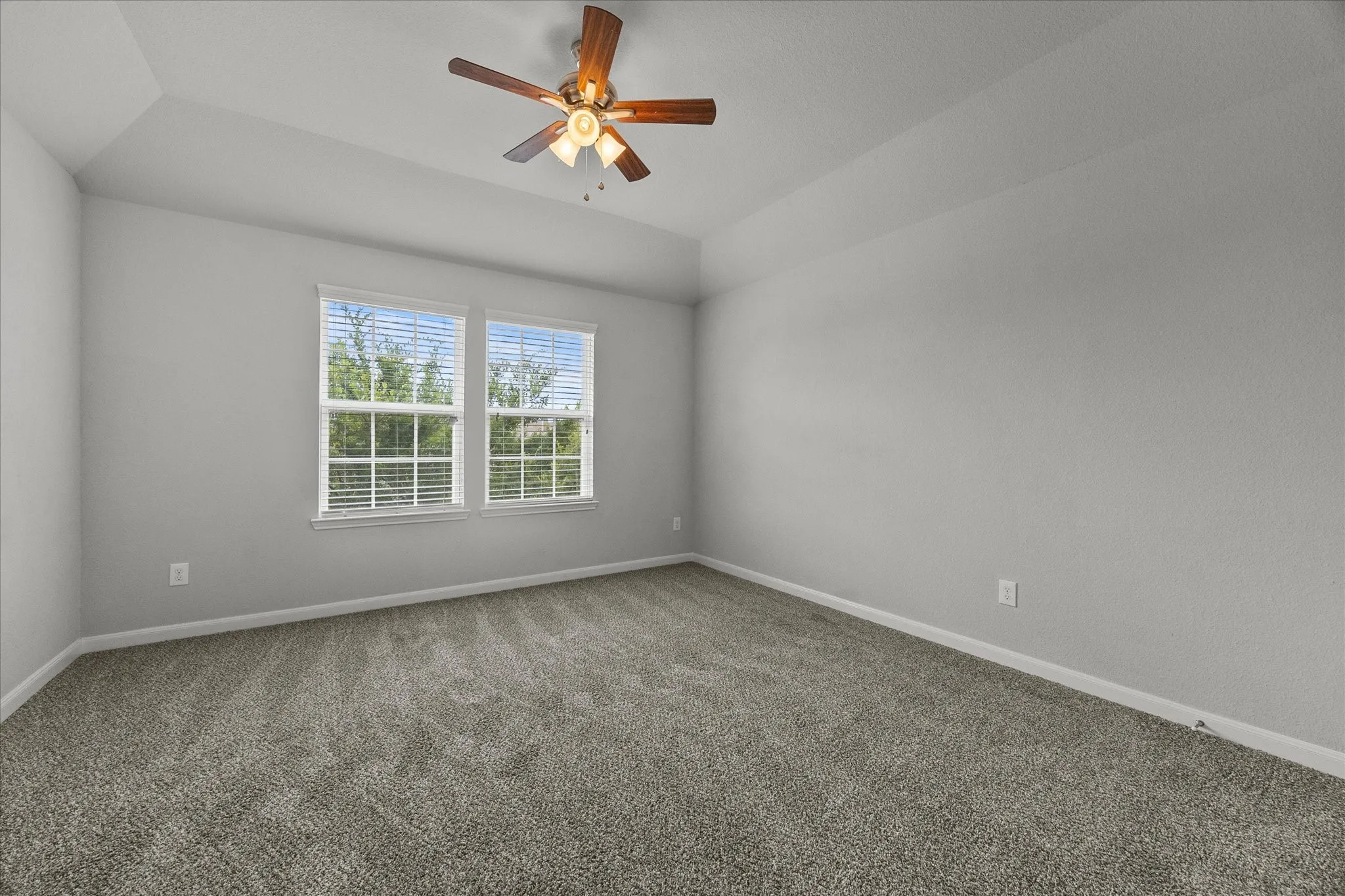 Single Family Residence For Sale in Kaufman County , 5220 Prairie Rose Drive, Forney, Texas 75126, 4 Bedroom, 4 Bathroom, 2 Garage spaces, 3,026 Sqft, built in 2017, mls#21332871, Real Estate Agent in Forney, Homes For Sale in Kaufman county, Homes For Sale in Forney, Realtor in Forney Texas, Real Estate Brokerage Independent Realty Texas, Luminita Cordes Realtor
