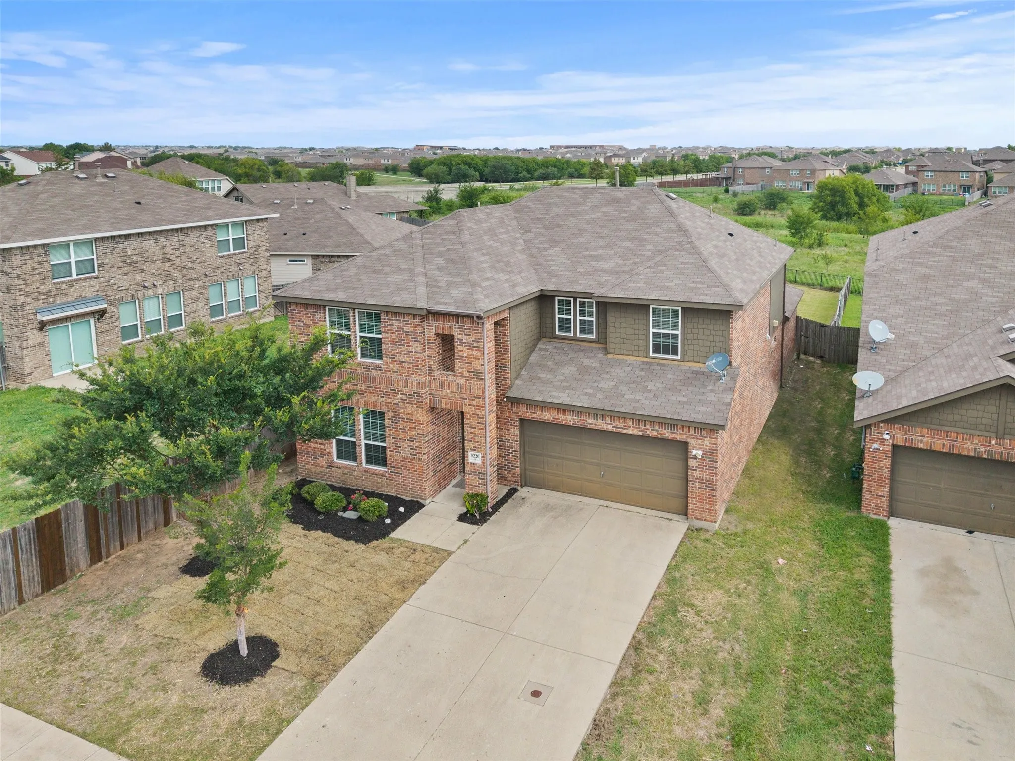 Single Family Residence For Sale in Kaufman County , 5220 Prairie Rose Drive, Forney, Texas 75126, 4 Bedroom, 4 Bathroom, 2 Garage spaces, 3,026 Sqft, built in 2017, mls#21332871, Real Estate Agent in Forney, Homes For Sale in Kaufman county, Homes For Sale in Forney, Realtor in Forney Texas, Real Estate Brokerage Independent Realty Texas, Luminita Cordes Realtor