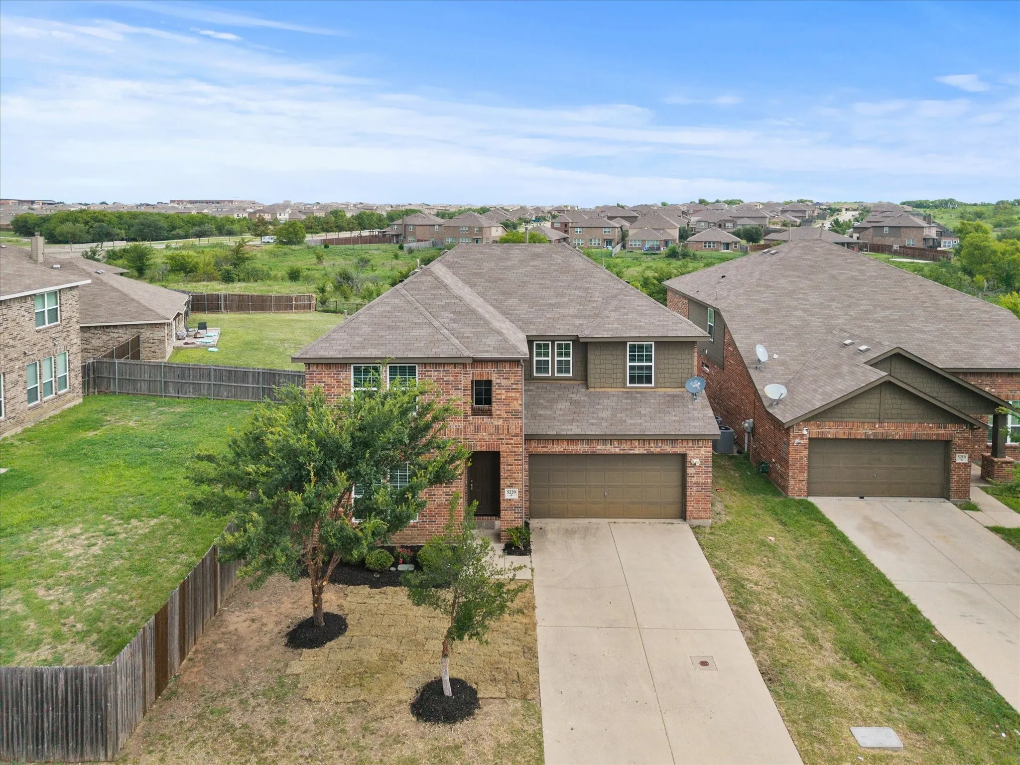 Single Family Residence For Sale in Kaufman County , 5220 Prairie Rose Drive, Forney, Texas 75126, 4 Bedroom, 4 Bathroom, 2 Garage spaces, 3,026 Sqft, built in 2017, mls#21332871, Real Estate Agent in Forney, Homes For Sale in Kaufman county, Homes For Sale in Forney, Realtor in Forney Texas, Real Estate Brokerage Independent Realty Texas, Luminita Cordes Realtor