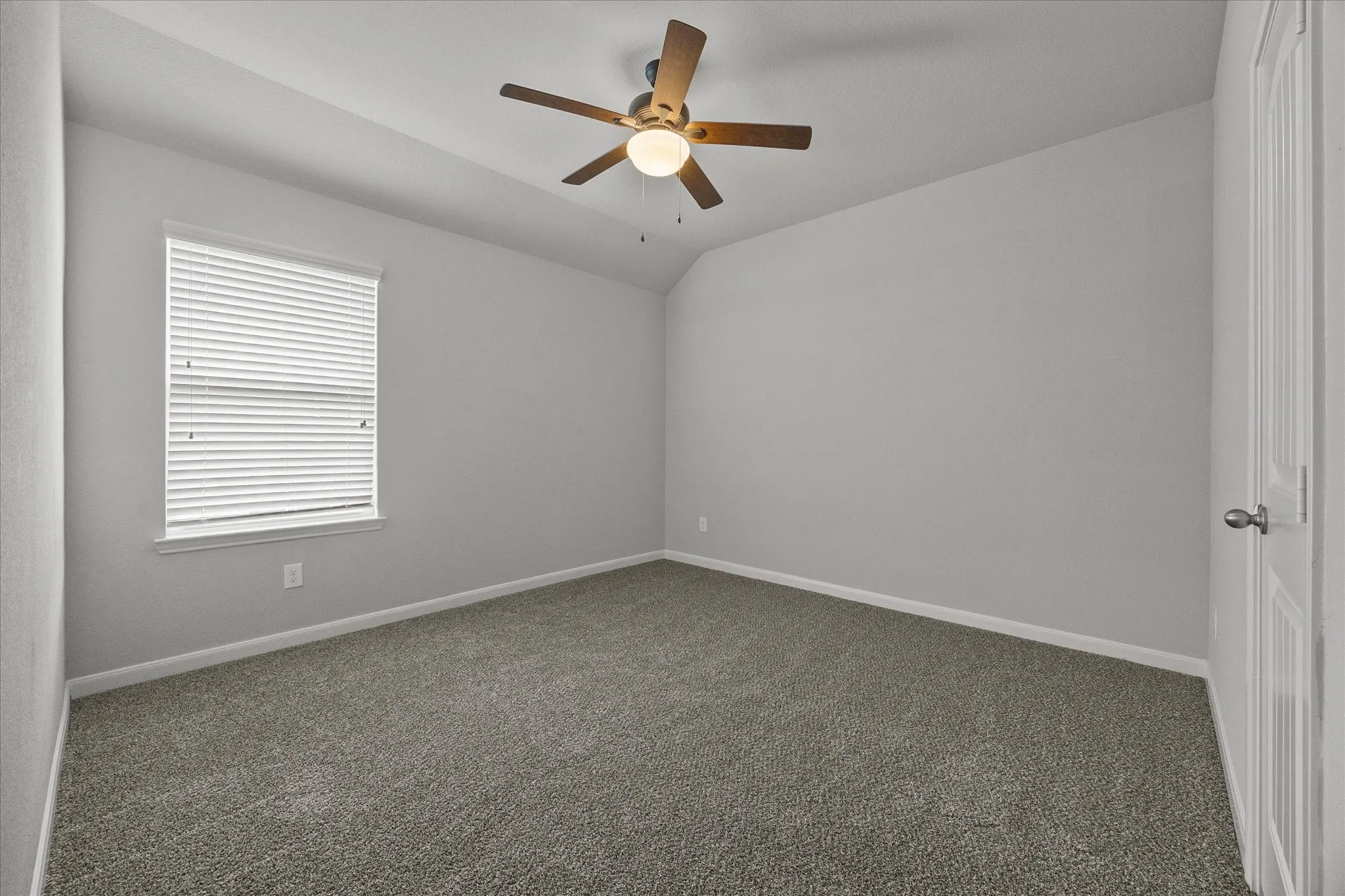 Single Family Residence For Sale in Kaufman County , 5220 Prairie Rose Drive, Forney, Texas 75126, 4 Bedroom, 4 Bathroom, 2 Garage spaces, 3,026 Sqft, built in 2017, mls#21332871, Real Estate Agent in Forney, Homes For Sale in Kaufman county, Homes For Sale in Forney, Realtor in Forney Texas, Real Estate Brokerage Independent Realty Texas, Luminita Cordes Realtor
