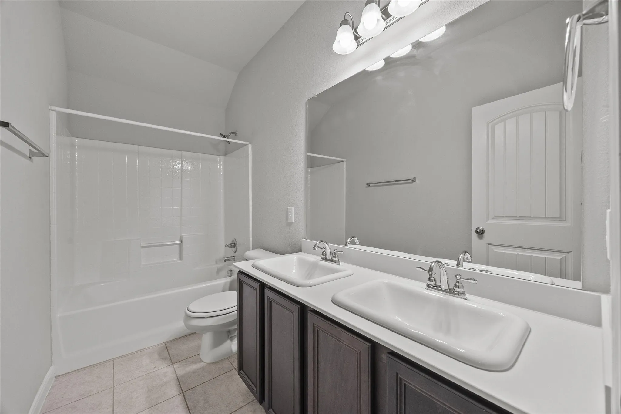 Single Family Residence For Sale in Kaufman County , 5220 Prairie Rose Drive, Forney, Texas 75126, 4 Bedroom, 4 Bathroom, 2 Garage spaces, 3,026 Sqft, built in 2017, mls#21332871, Real Estate Agent in Forney, Homes For Sale in Kaufman county, Homes For Sale in Forney, Realtor in Forney Texas, Real Estate Brokerage Independent Realty Texas, Luminita Cordes Realtor