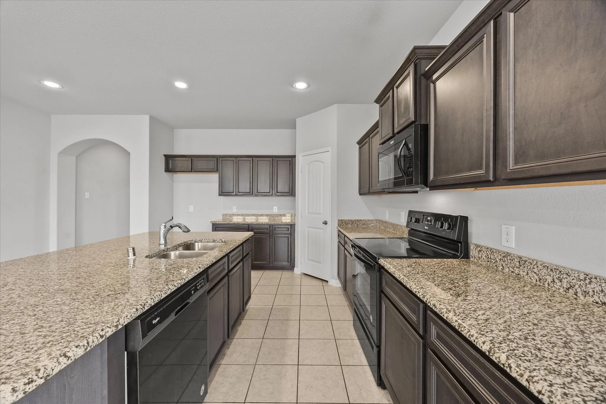 Single Family Residence For Sale in Kaufman County , 5220 Prairie Rose Drive, Forney, Texas 75126, 4 Bedroom, 4 Bathroom, 2 Garage spaces, 3,026 Sqft, built in 2017, mls#21332871, Real Estate Agent in Forney, Homes For Sale in Kaufman county, Homes For Sale in Forney, Realtor in Forney Texas, Real Estate Brokerage Independent Realty Texas, Luminita Cordes Realtor