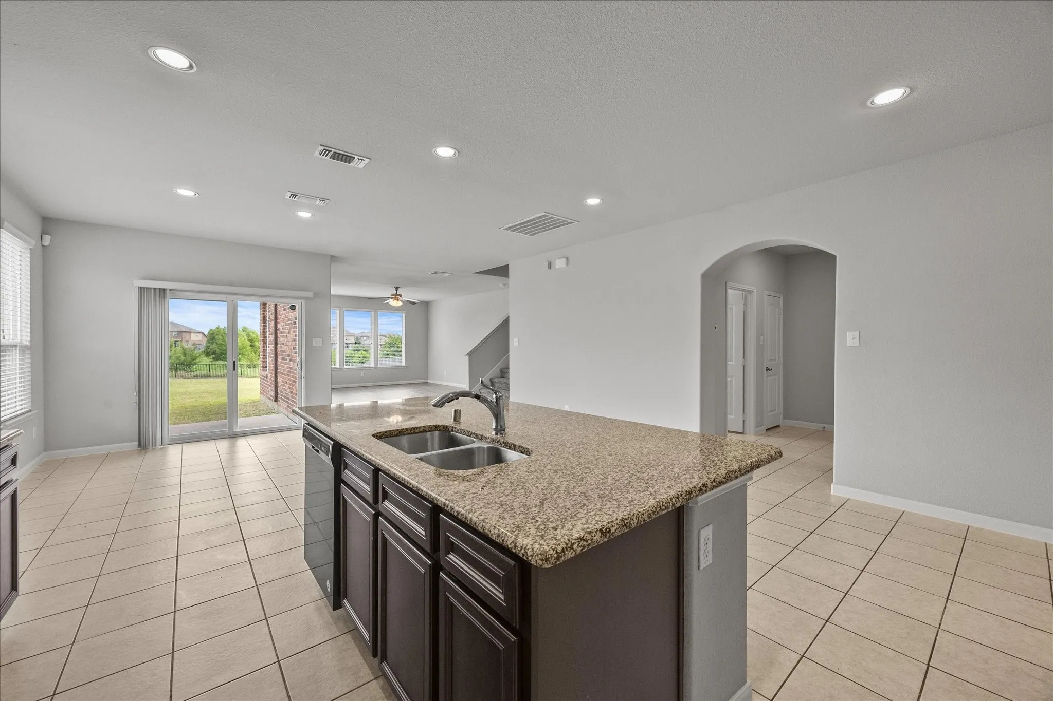 Single Family Residence For Sale in Kaufman County , 5220 Prairie Rose Drive, Forney, Texas 75126, 4 Bedroom, 4 Bathroom, 2 Garage spaces, 3,026 Sqft, built in 2017, mls#21332871, Real Estate Agent in Forney, Homes For Sale in Kaufman county, Homes For Sale in Forney, Realtor in Forney Texas, Real Estate Brokerage Independent Realty Texas, Luminita Cordes Realtor