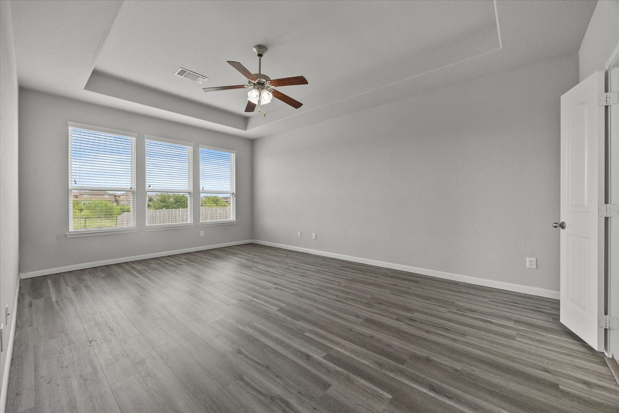 Single Family Residence For Sale in Kaufman County , 5220 Prairie Rose Drive, Forney, Texas 75126, 4 Bedroom, 4 Bathroom, 2 Garage spaces, 3,026 Sqft, built in 2017, mls#21332871, Real Estate Agent in Forney, Homes For Sale in Kaufman county, Homes For Sale in Forney, Realtor in Forney Texas, Real Estate Brokerage Independent Realty Texas, Luminita Cordes Realtor