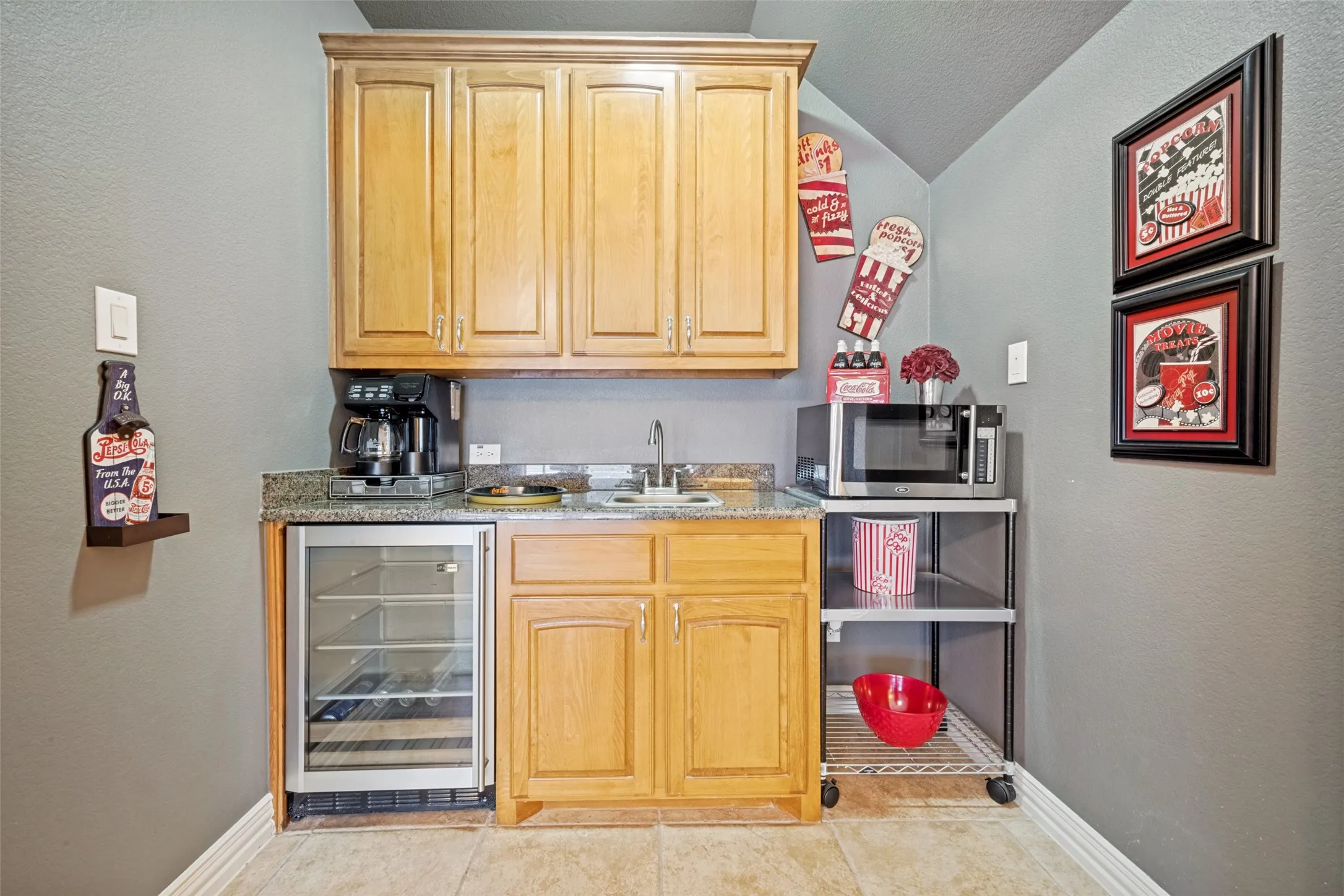 Single Family Residence For Sale in Tarrant County , 616 Unbridled Lane, Keller, Texas 76248, 4 Bedroom, 3 Bathroom, 3 Garage spaces, 3,556 Sqft, built in 2005, mls#21338224, Real Estate Agent in Keller, Homes For Sale in Tarrant county, Homes For Sale in Keller, Realtor in Keller Texas, Real Estate Brokerage Independent Realty Texas, Luminita Cordes Realtor