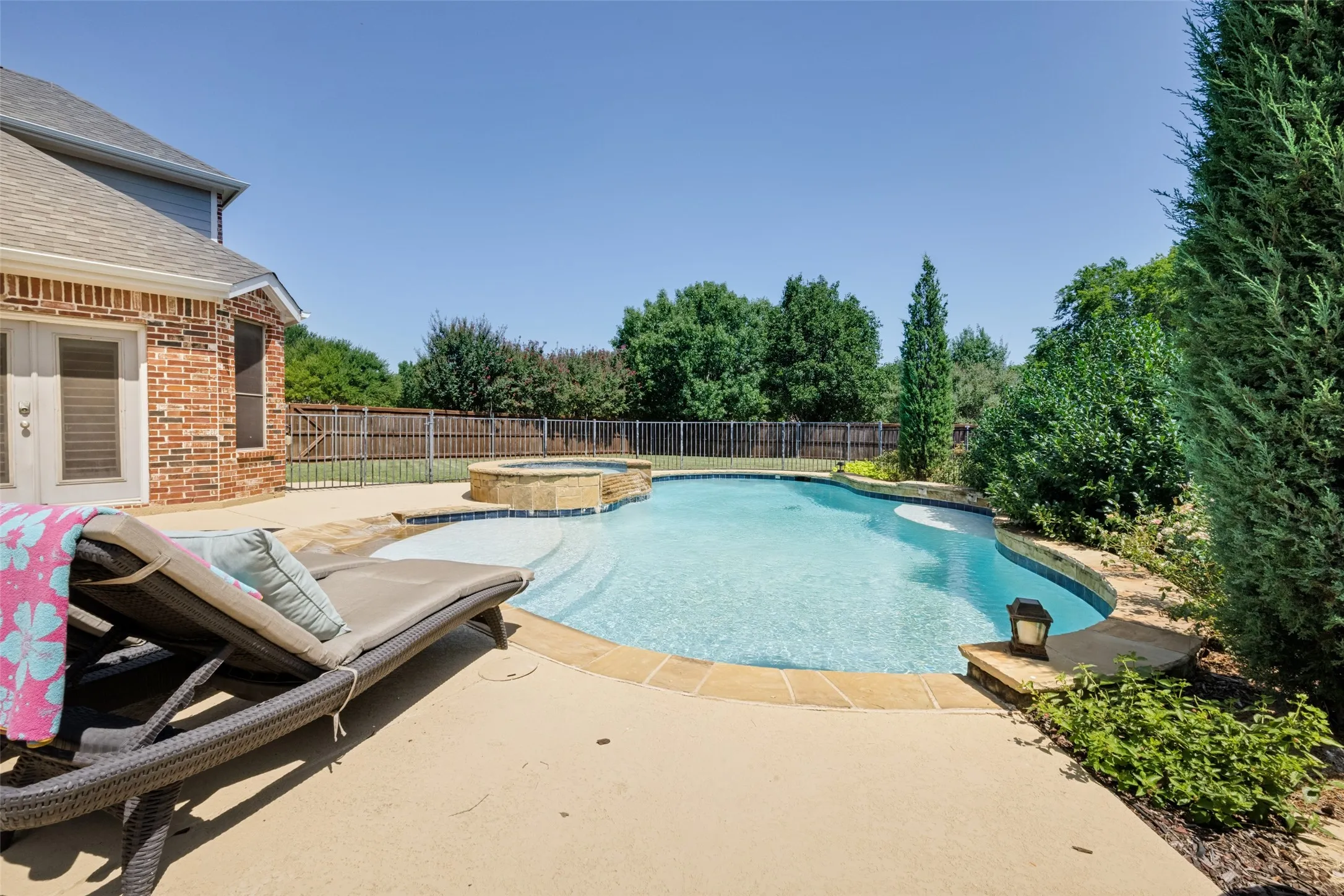 Single Family Residence For Sale in Tarrant County , 616 Unbridled Lane, Keller, Texas 76248, 4 Bedroom, 3 Bathroom, 3 Garage spaces, 3,556 Sqft, built in 2005, mls#21338224, Real Estate Agent in Keller, Homes For Sale in Tarrant county, Homes For Sale in Keller, Realtor in Keller Texas, Real Estate Brokerage Independent Realty Texas, Luminita Cordes Realtor