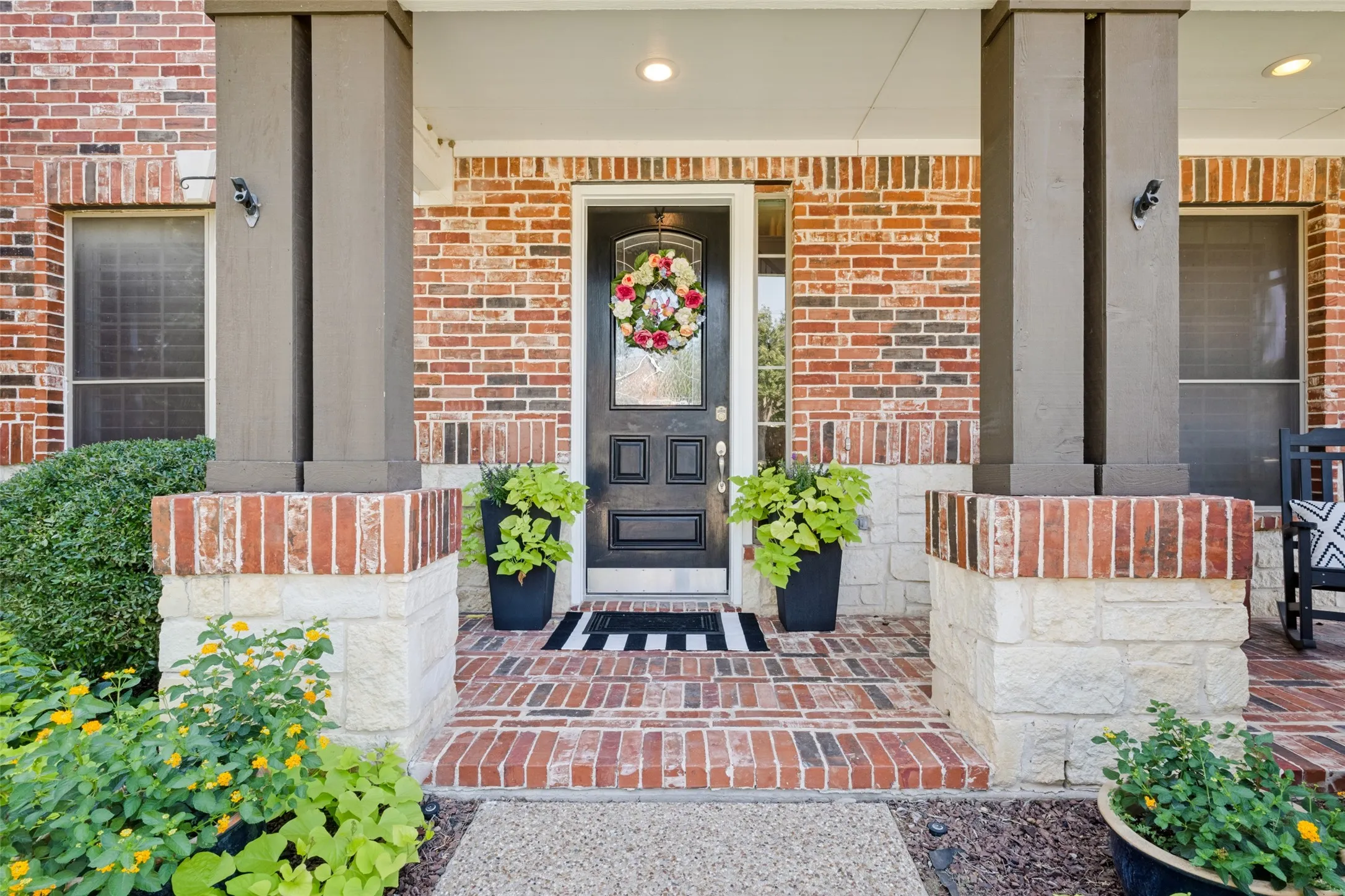 Single Family Residence For Sale in Tarrant County , 616 Unbridled Lane, Keller, Texas 76248, 4 Bedroom, 3 Bathroom, 3 Garage spaces, 3,556 Sqft, built in 2005, mls#21338224, Real Estate Agent in Keller, Homes For Sale in Tarrant county, Homes For Sale in Keller, Realtor in Keller Texas, Real Estate Brokerage Independent Realty Texas, Luminita Cordes Realtor