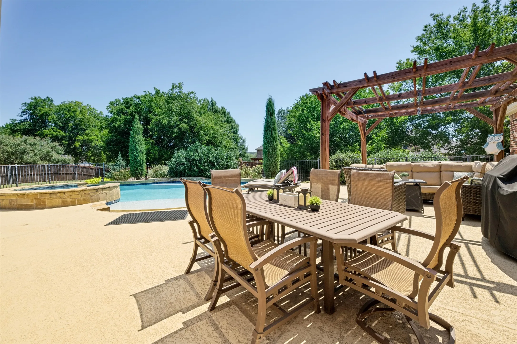 Single Family Residence For Sale in Tarrant County , 616 Unbridled Lane, Keller, Texas 76248, 4 Bedroom, 3 Bathroom, 3 Garage spaces, 3,556 Sqft, built in 2005, mls#21338224, Real Estate Agent in Keller, Homes For Sale in Tarrant county, Homes For Sale in Keller, Realtor in Keller Texas, Real Estate Brokerage Independent Realty Texas, Luminita Cordes Realtor