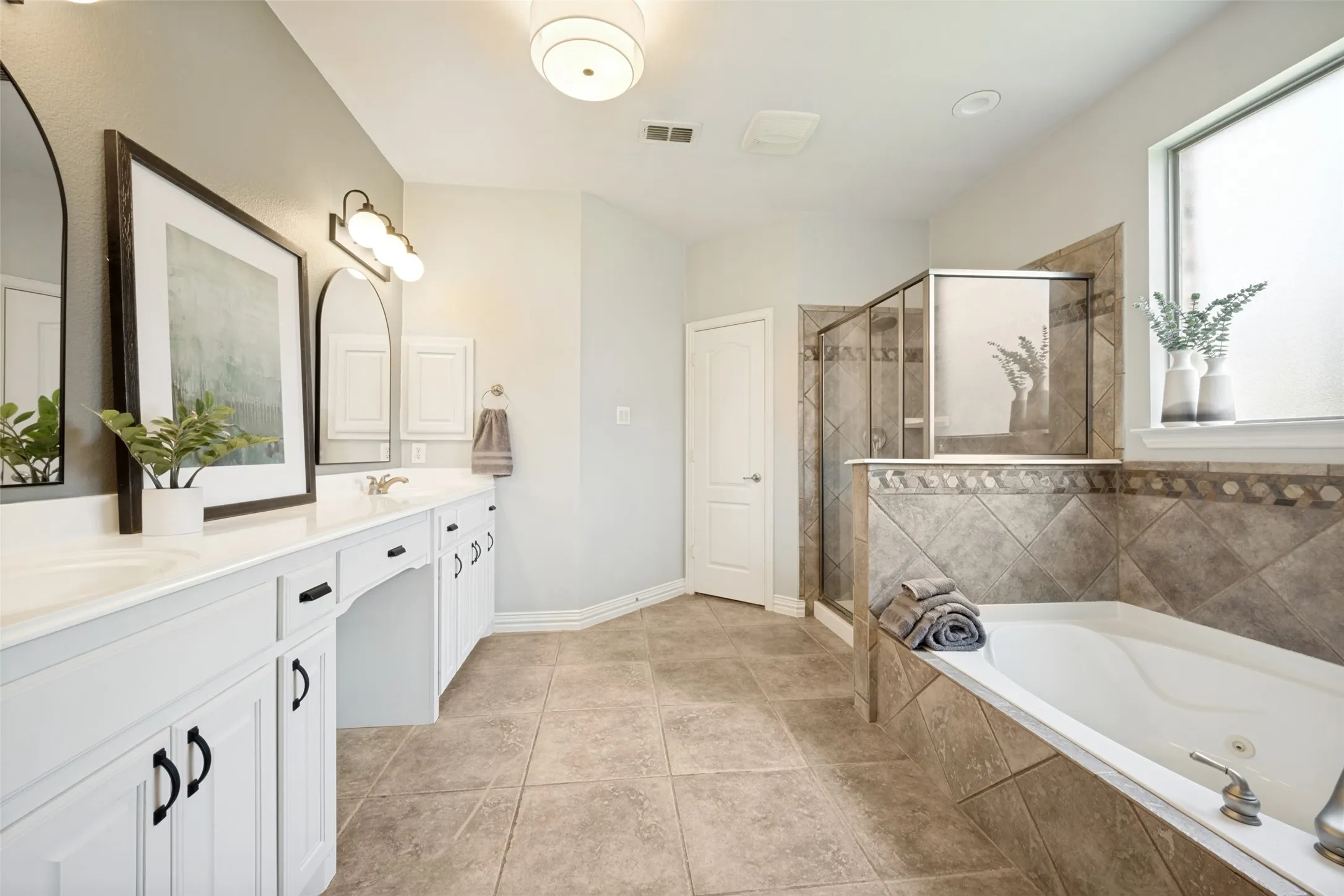 Single Family Residence For Sale in Tarrant County , 616 Unbridled Lane, Keller, Texas 76248, 4 Bedroom, 3 Bathroom, 3 Garage spaces, 3,556 Sqft, built in 2005, mls#21338224, Real Estate Agent in Keller, Homes For Sale in Tarrant county, Homes For Sale in Keller, Realtor in Keller Texas, Real Estate Brokerage Independent Realty Texas, Luminita Cordes Realtor