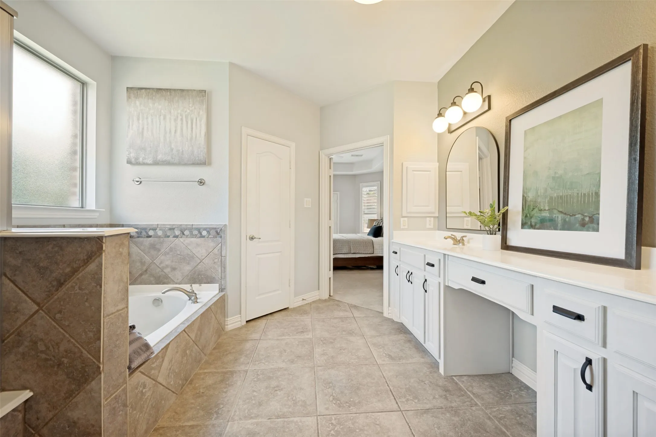 Single Family Residence For Sale in Tarrant County , 616 Unbridled Lane, Keller, Texas 76248, 4 Bedroom, 3 Bathroom, 3 Garage spaces, 3,556 Sqft, built in 2005, mls#21338224, Real Estate Agent in Keller, Homes For Sale in Tarrant county, Homes For Sale in Keller, Realtor in Keller Texas, Real Estate Brokerage Independent Realty Texas, Luminita Cordes Realtor