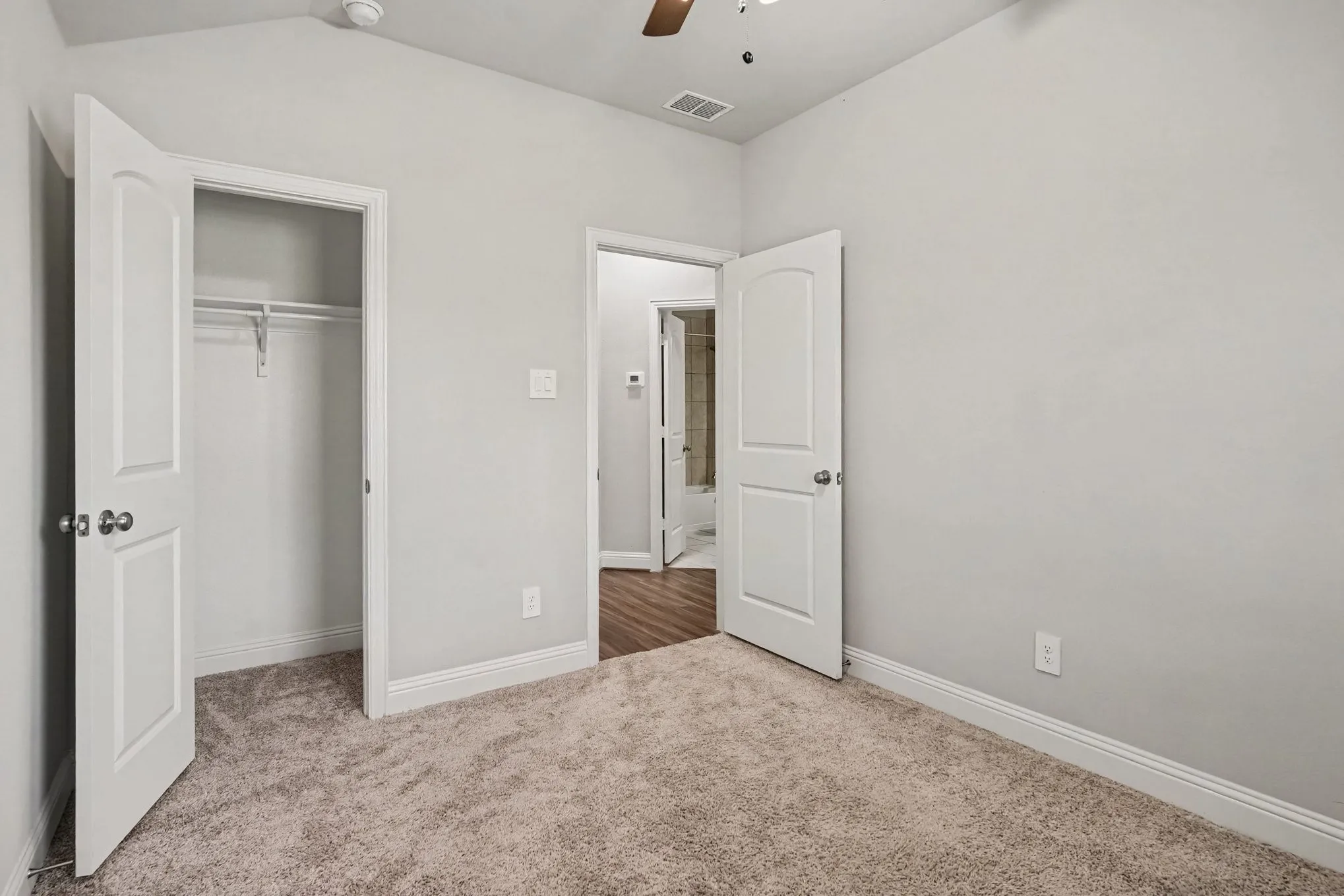 Single Family Residence For Rent in Hunt County , 1425 Waverley Drive, Greenville, Texas 75402, 3 Bedroom, 2 Bathroom, 2 Garage spaces, 1,290 Sqft, built in 2022, mls#21340770, Real Estate Agent in Greenville, Homes For Rent in Hunt county, Homes For Rent in Greenville, Realtor in Greenville Texas, Real Estate Brokerage Independent Realty Texas, Luminita Cordes Realtor