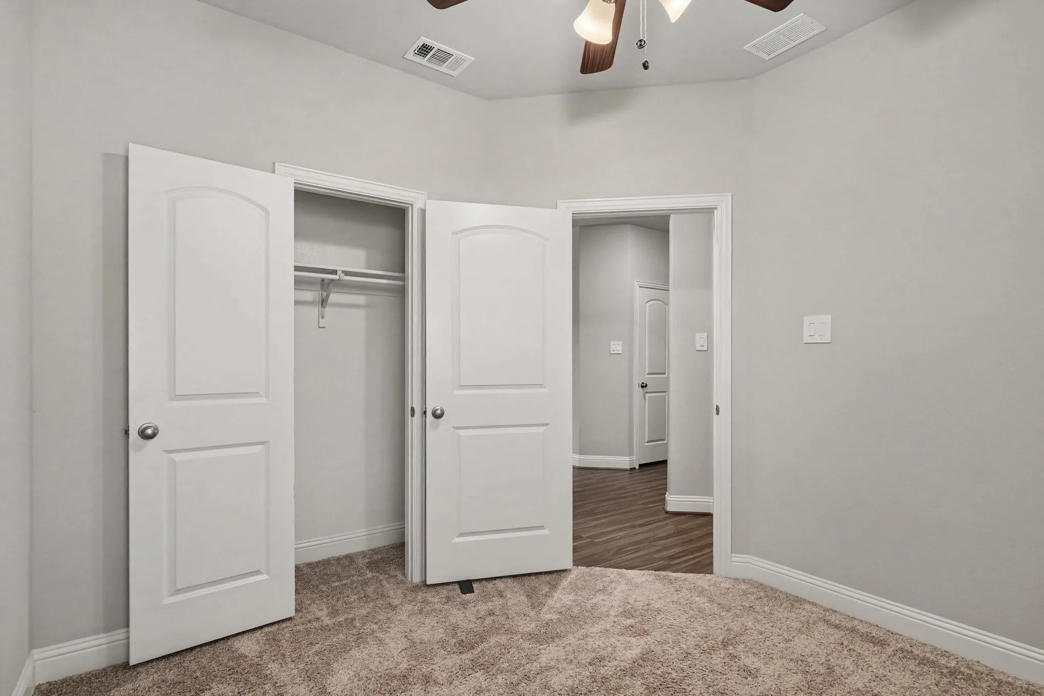 Single Family Residence For Rent in Hunt County , 1425 Waverley Drive, Greenville, Texas 75402, 3 Bedroom, 2 Bathroom, 2 Garage spaces, 1,290 Sqft, built in 2022, mls#21340770, Real Estate Agent in Greenville, Homes For Rent in Hunt county, Homes For Rent in Greenville, Realtor in Greenville Texas, Real Estate Brokerage Independent Realty Texas, Luminita Cordes Realtor
