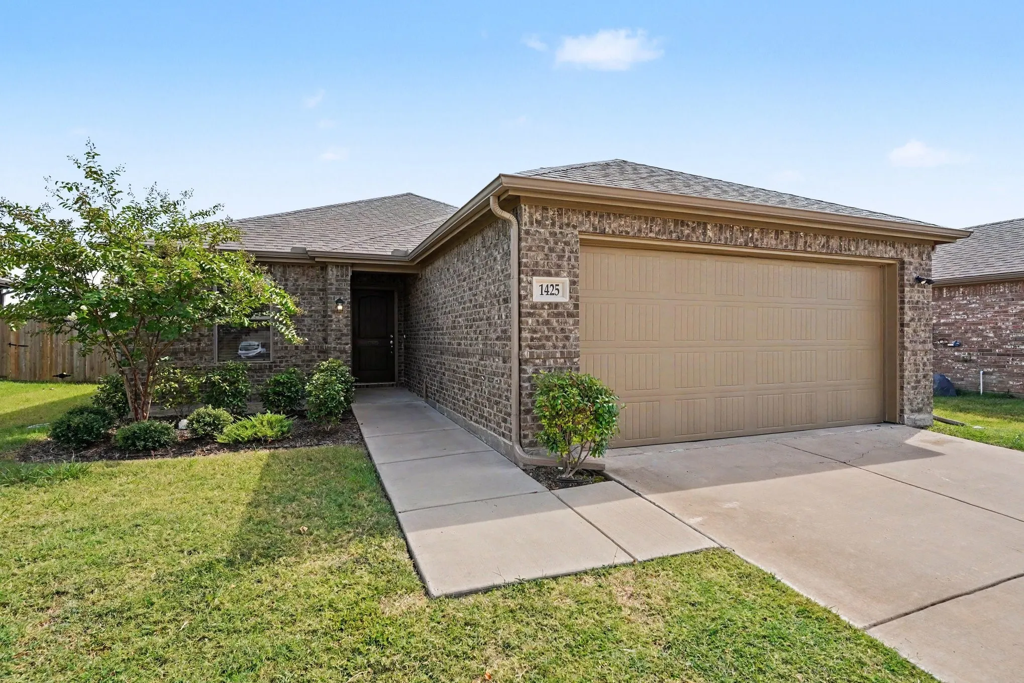 Single Family Residence For Rent in Hunt County , 1425 Waverley Drive, Greenville, Texas 75402, 3 Bedroom, 2 Bathroom, 2 Garage spaces, 1,290 Sqft, built in 2022, mls#21340770, Real Estate Agent in Greenville, Homes For Rent in Hunt county, Homes For Rent in Greenville, Realtor in Greenville Texas, Real Estate Brokerage Independent Realty Texas, Luminita Cordes Realtor