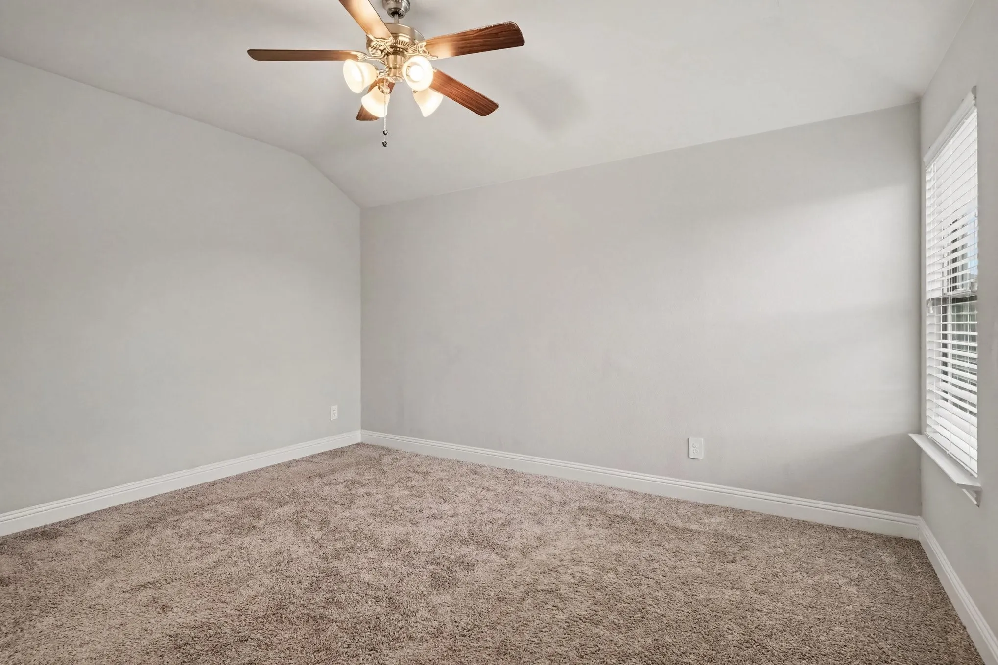 Single Family Residence For Rent in Hunt County , 1425 Waverley Drive, Greenville, Texas 75402, 3 Bedroom, 2 Bathroom, 2 Garage spaces, 1,290 Sqft, built in 2022, mls#21340770, Real Estate Agent in Greenville, Homes For Rent in Hunt county, Homes For Rent in Greenville, Realtor in Greenville Texas, Real Estate Brokerage Independent Realty Texas, Luminita Cordes Realtor