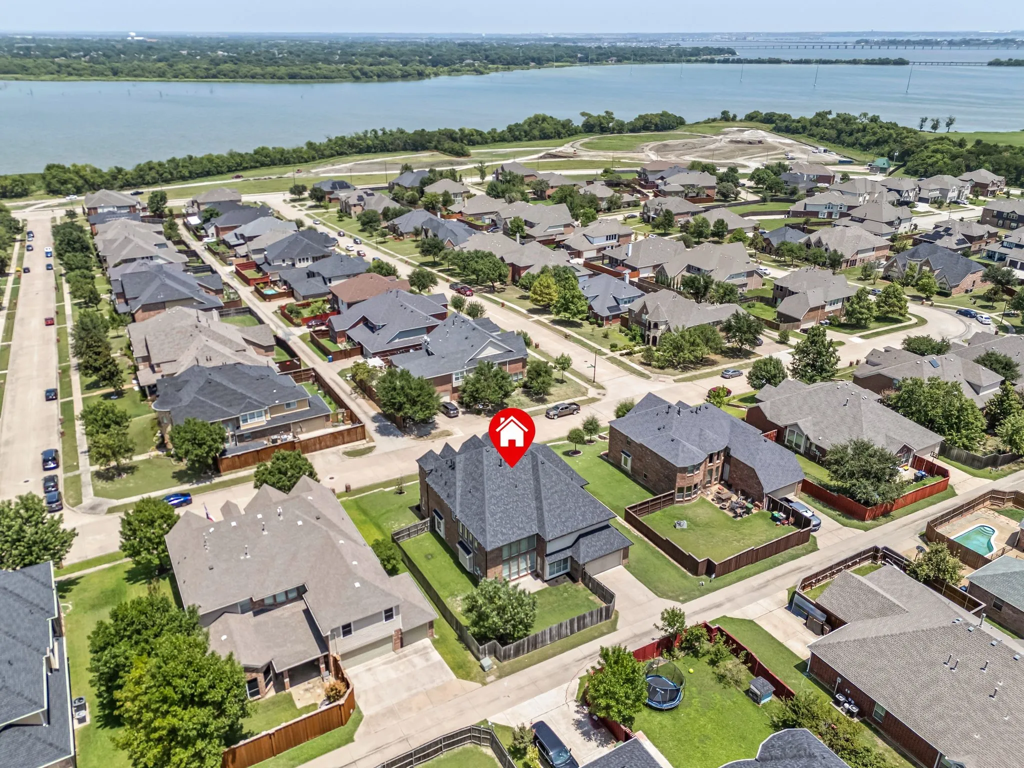 Prime location highlighted! This beautiful home is nestled in an established community with easy access to the lake & surrounding trails.