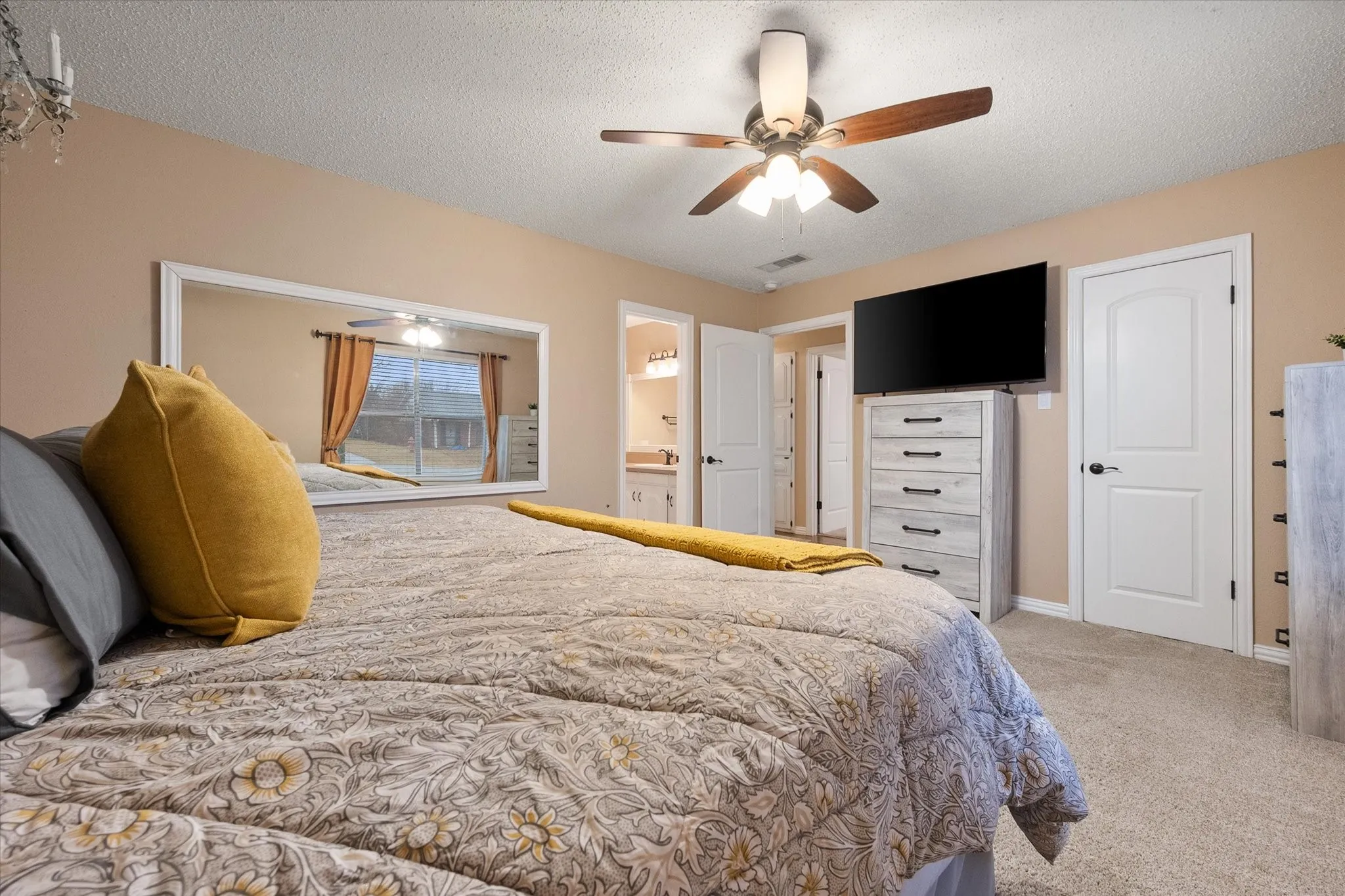 Single Family Residence For Sale in Johnson County , 806 Ridgeway Road, Joshua, Texas 76058, 3 Bedroom, 2 Bathroom, 2 Garage spaces, 1,394 Sqft, built in 1984, mls#21331712, Real Estate Agent in Joshua, Homes For Sale in Johnson county, Homes For Sale in Joshua, Realtor in Joshua Texas, Real Estate Brokerage Independent Realty Texas, Luminita Cordes Realtor