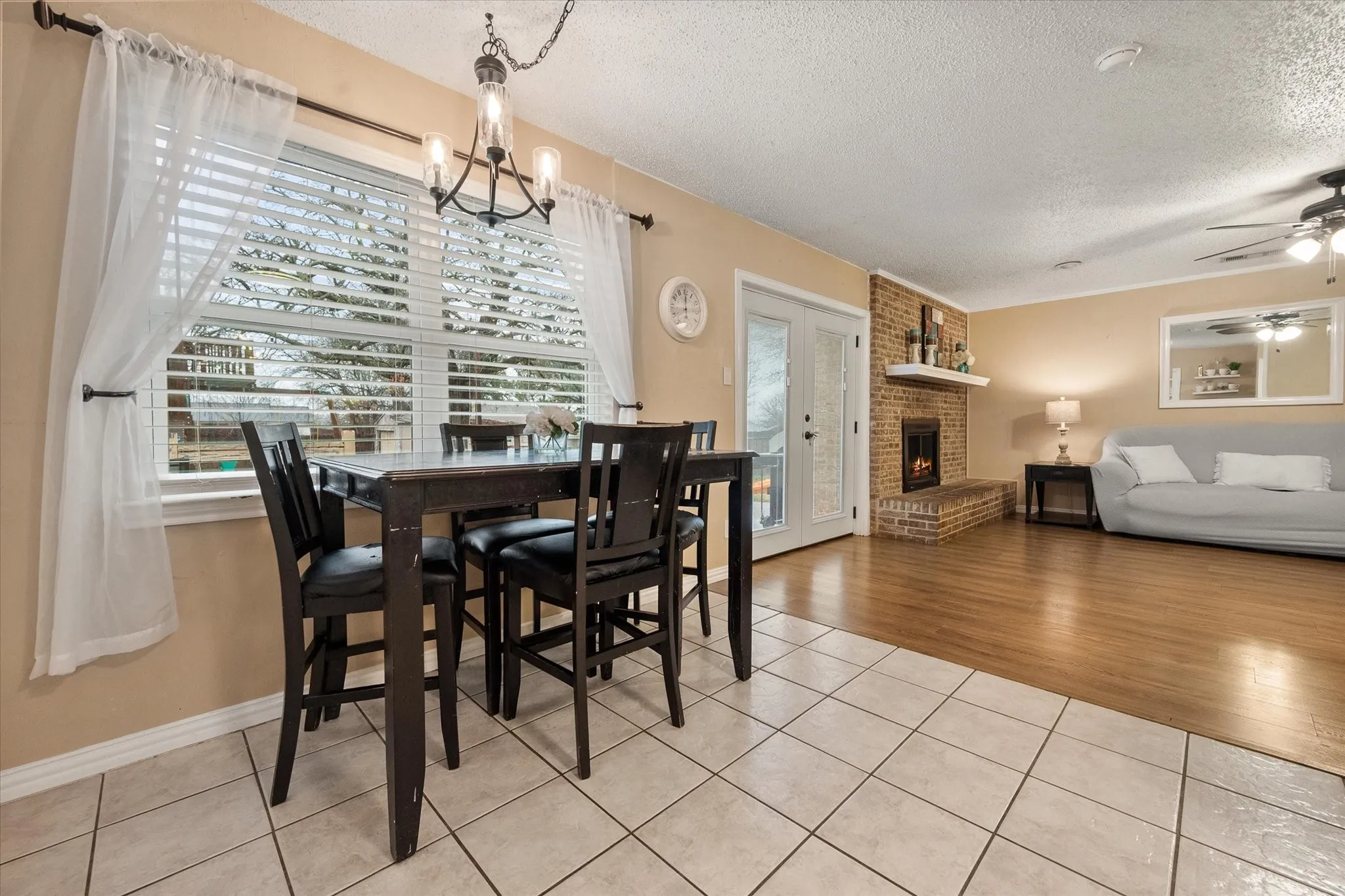 Single Family Residence For Sale in Johnson County , 806 Ridgeway Road, Joshua, Texas 76058, 3 Bedroom, 2 Bathroom, 2 Garage spaces, 1,394 Sqft, built in 1984, mls#21331712, Real Estate Agent in Joshua, Homes For Sale in Johnson county, Homes For Sale in Joshua, Realtor in Joshua Texas, Real Estate Brokerage Independent Realty Texas, Luminita Cordes Realtor