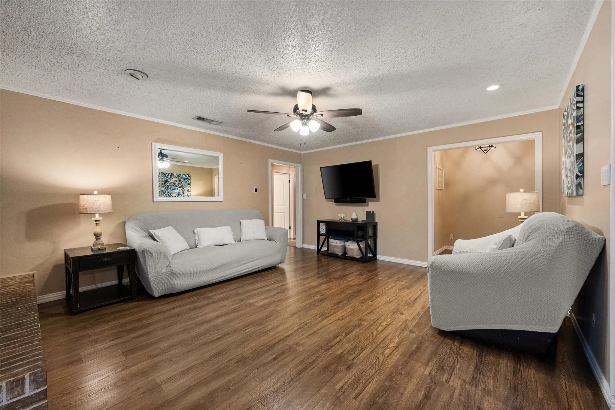 Single Family Residence For Sale in Johnson County , 806 Ridgeway Road, Joshua, Texas 76058, 3 Bedroom, 2 Bathroom, 2 Garage spaces, 1,394 Sqft, built in 1984, mls#21331712, Real Estate Agent in Joshua, Homes For Sale in Johnson county, Homes For Sale in Joshua, Realtor in Joshua Texas, Real Estate Brokerage Independent Realty Texas, Luminita Cordes Realtor