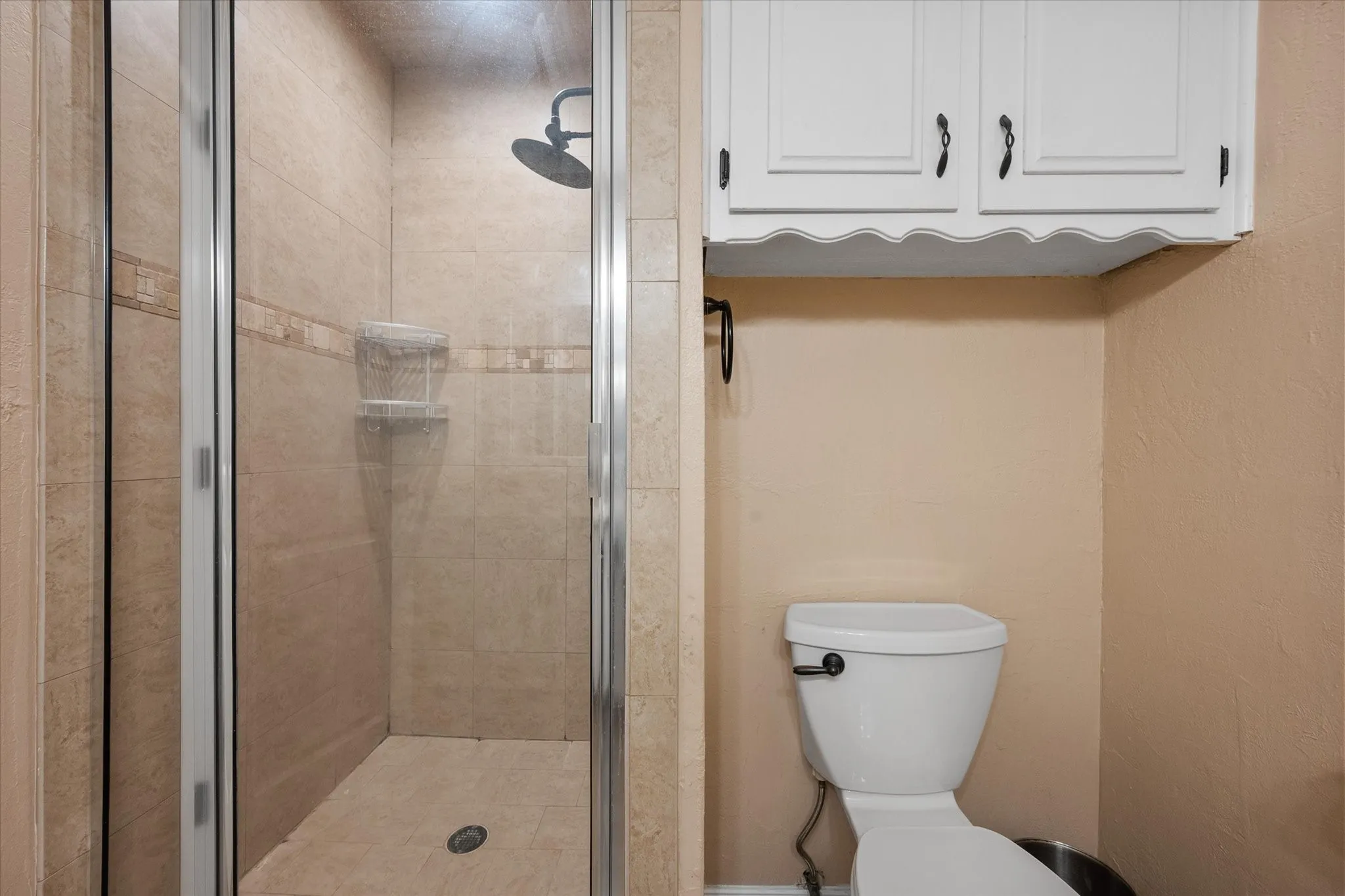 Single Family Residence For Sale in Johnson County , 806 Ridgeway Road, Joshua, Texas 76058, 3 Bedroom, 2 Bathroom, 2 Garage spaces, 1,394 Sqft, built in 1984, mls#21331712, Real Estate Agent in Joshua, Homes For Sale in Johnson county, Homes For Sale in Joshua, Realtor in Joshua Texas, Real Estate Brokerage Independent Realty Texas, Luminita Cordes Realtor