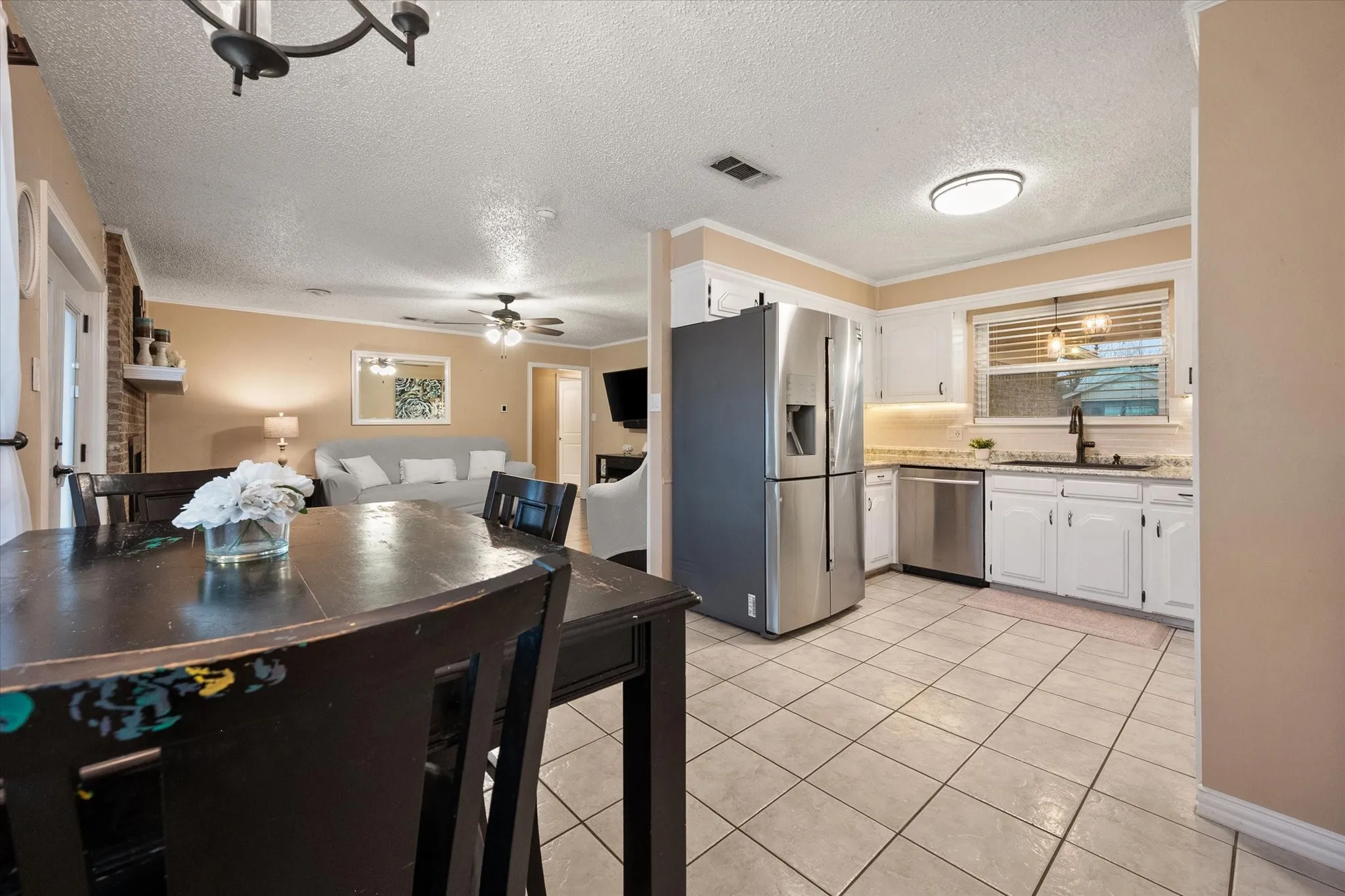 Single Family Residence For Sale in Johnson County , 806 Ridgeway Road, Joshua, Texas 76058, 3 Bedroom, 2 Bathroom, 2 Garage spaces, 1,394 Sqft, built in 1984, mls#21331712, Real Estate Agent in Joshua, Homes For Sale in Johnson county, Homes For Sale in Joshua, Realtor in Joshua Texas, Real Estate Brokerage Independent Realty Texas, Luminita Cordes Realtor