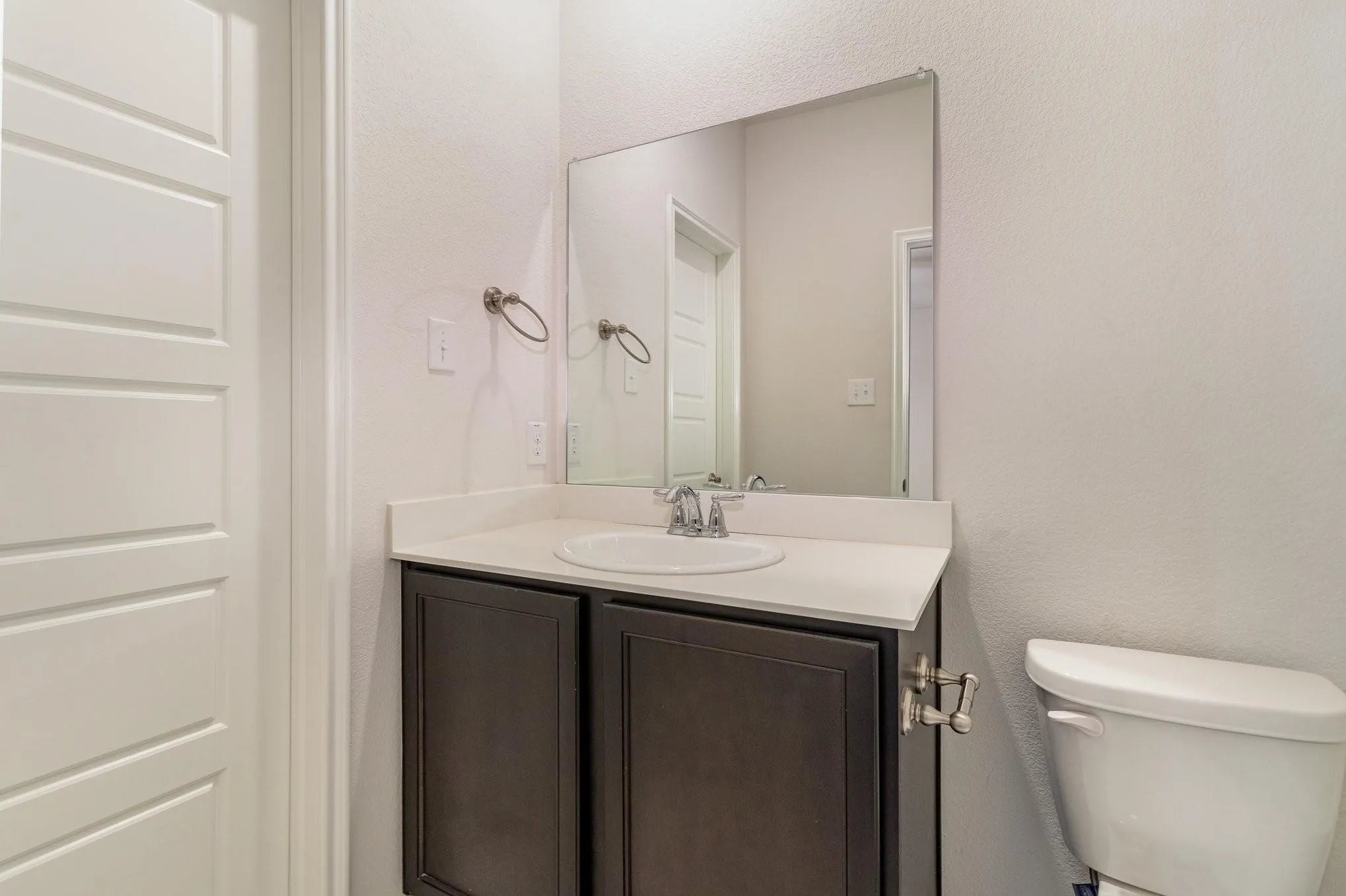 Townhouse For Rent in Denton County , 2413 Siskiyou Street, Lewisville, Texas 75056, 4 Bedroom, 4 Bathroom, 2 Garage spaces, 2,027 Sqft, built in 2020, mls#21340785, Real Estate Agent in Lewisville, Homes For Rent in Denton county, Homes For Rent in Lewisville, Realtor in Lewisville Texas, Real Estate Brokerage Independent Realty Texas, Luminita Cordes Realtor