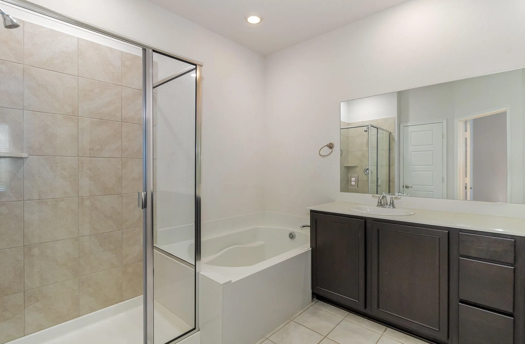 Townhouse For Rent in Denton County , 2413 Siskiyou Street, Lewisville, Texas 75056, 4 Bedroom, 4 Bathroom, 2 Garage spaces, 2,027 Sqft, built in 2020, mls#21340785, Real Estate Agent in Lewisville, Homes For Rent in Denton county, Homes For Rent in Lewisville, Realtor in Lewisville Texas, Real Estate Brokerage Independent Realty Texas, Luminita Cordes Realtor