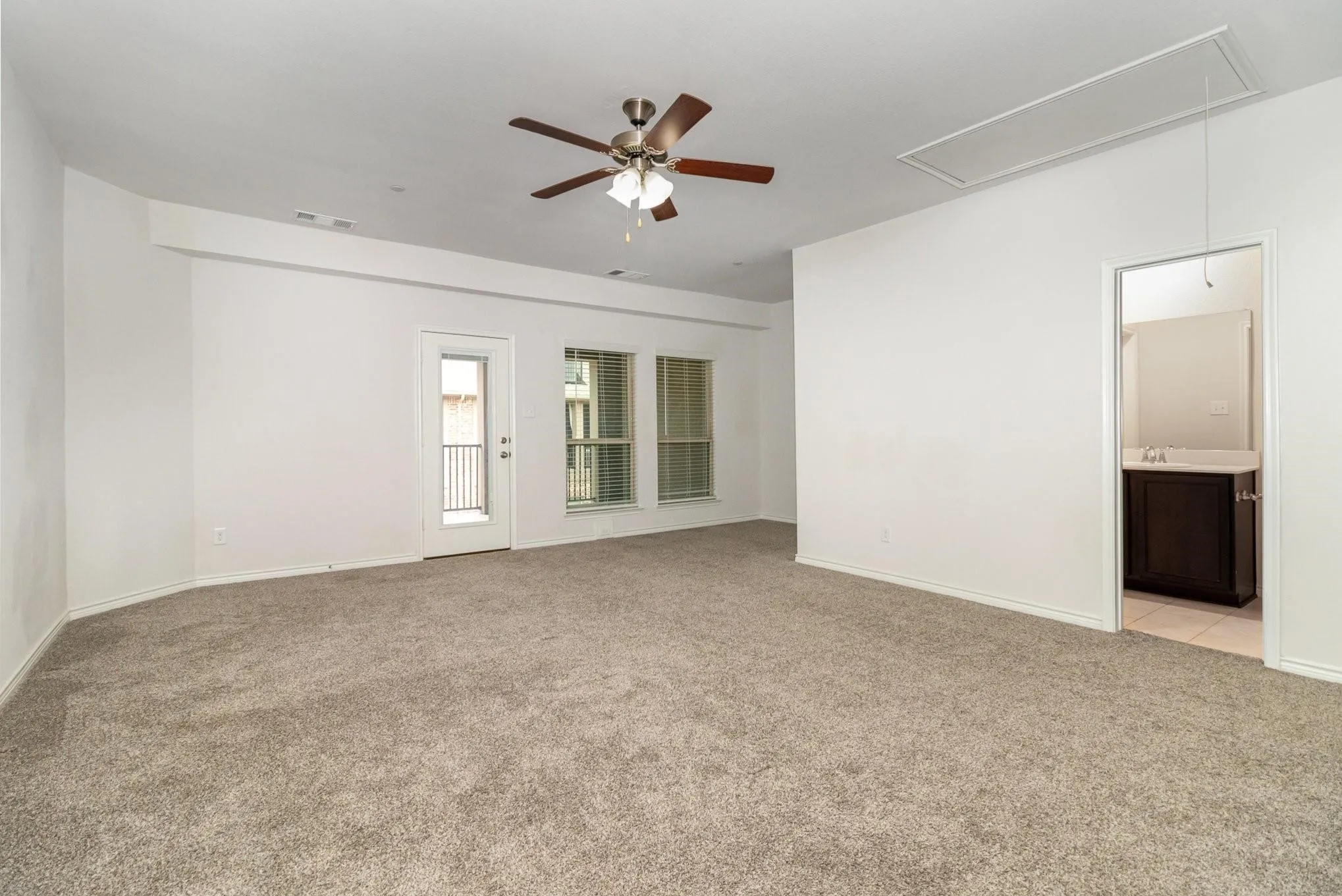 Townhouse For Rent in Denton County , 2413 Siskiyou Street, Lewisville, Texas 75056, 4 Bedroom, 4 Bathroom, 2 Garage spaces, 2,027 Sqft, built in 2020, mls#21340785, Real Estate Agent in Lewisville, Homes For Rent in Denton county, Homes For Rent in Lewisville, Realtor in Lewisville Texas, Real Estate Brokerage Independent Realty Texas, Luminita Cordes Realtor