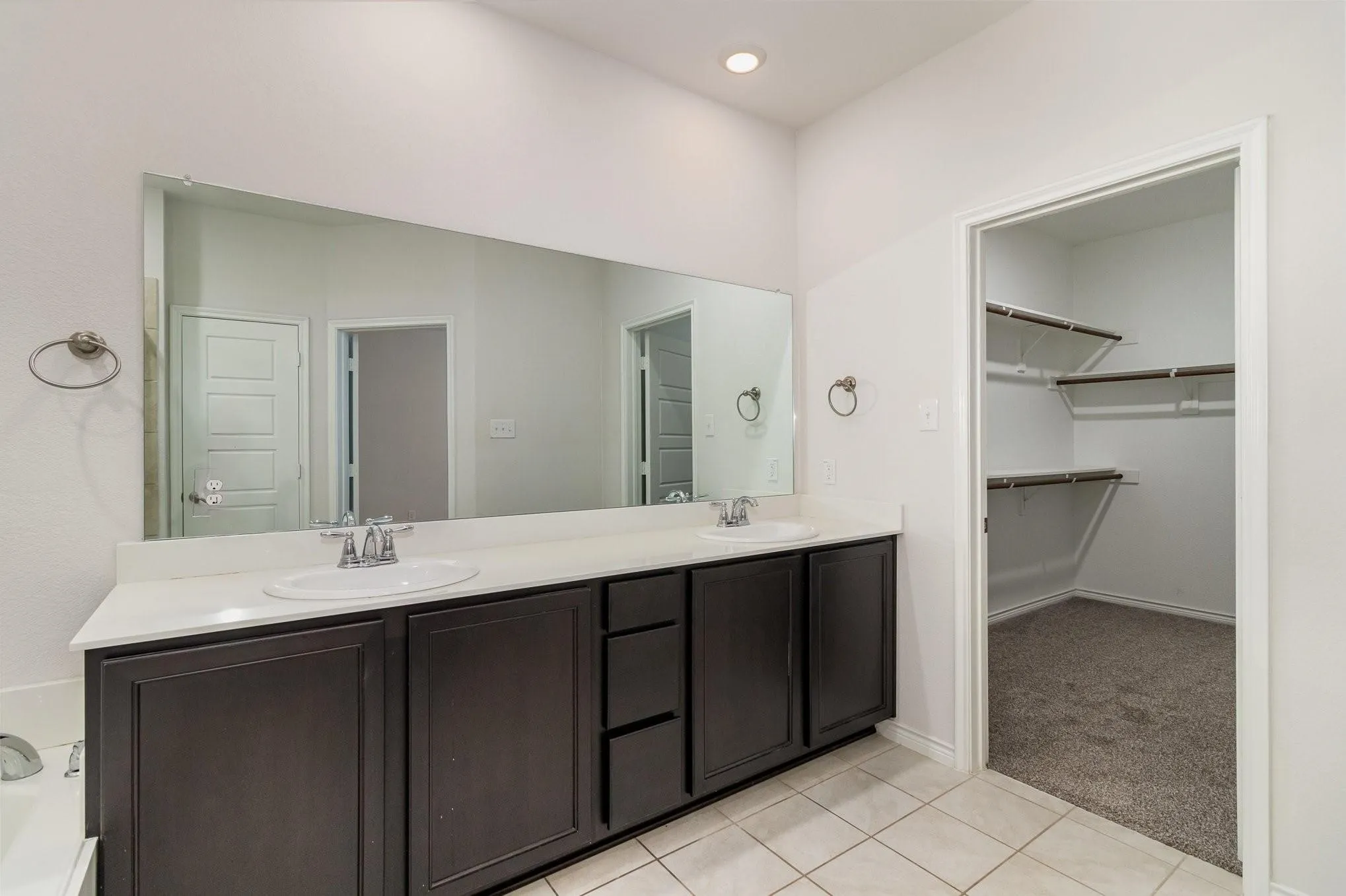 Townhouse For Rent in Denton County , 2413 Siskiyou Street, Lewisville, Texas 75056, 4 Bedroom, 4 Bathroom, 2 Garage spaces, 2,027 Sqft, built in 2020, mls#21340785, Real Estate Agent in Lewisville, Homes For Rent in Denton county, Homes For Rent in Lewisville, Realtor in Lewisville Texas, Real Estate Brokerage Independent Realty Texas, Luminita Cordes Realtor