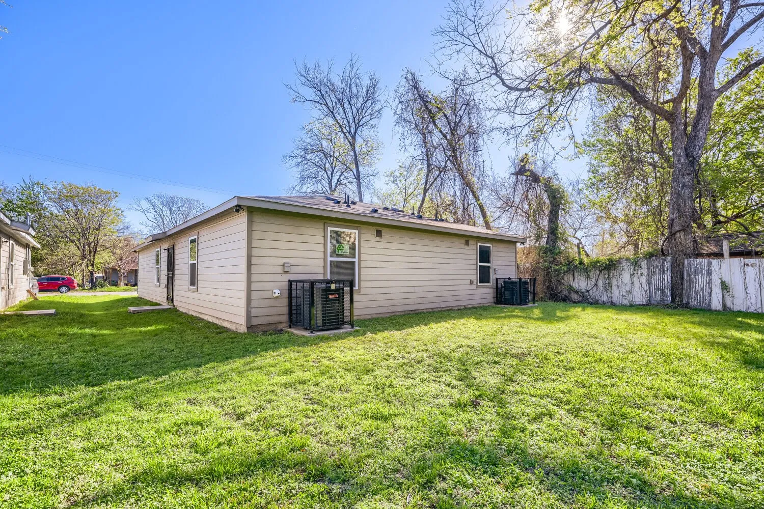 Duplex For Sale in Dallas County , 2013-2015 J B Jackson Jr Boulevard, Dallas, Texas 75210, 6 Bedroom, 4 Bathroom, Garage spaces, 0 Sqft, built in 2020, mls#21340647, Real Estate Agent in Dallas, Homes For Sale in Dallas county, Homes For Sale in Dallas, Realtor in Dallas Texas, Real Estate Brokerage Independent Realty Texas, Luminita Cordes Realtor