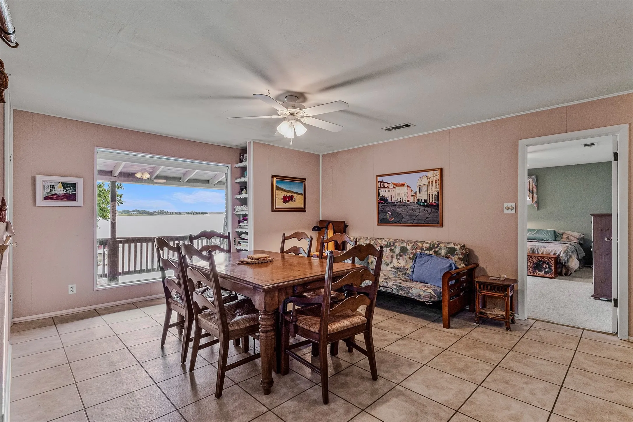 Single Family Residence For Sale in Henderson County , 17 Shoreline Drive, Star Harbor, Texas 75148, 2 Bedroom, 2 Bathroom, Garage spaces, 2,016 Sqft, built in 1964, mls#21339136, Real Estate Agent in Star Harbor, Homes For Sale in Henderson county, Homes For Sale in Star Harbor, Realtor in Star Harbor Texas, Real Estate Brokerage Independent Realty Texas, Luminita Cordes Realtor