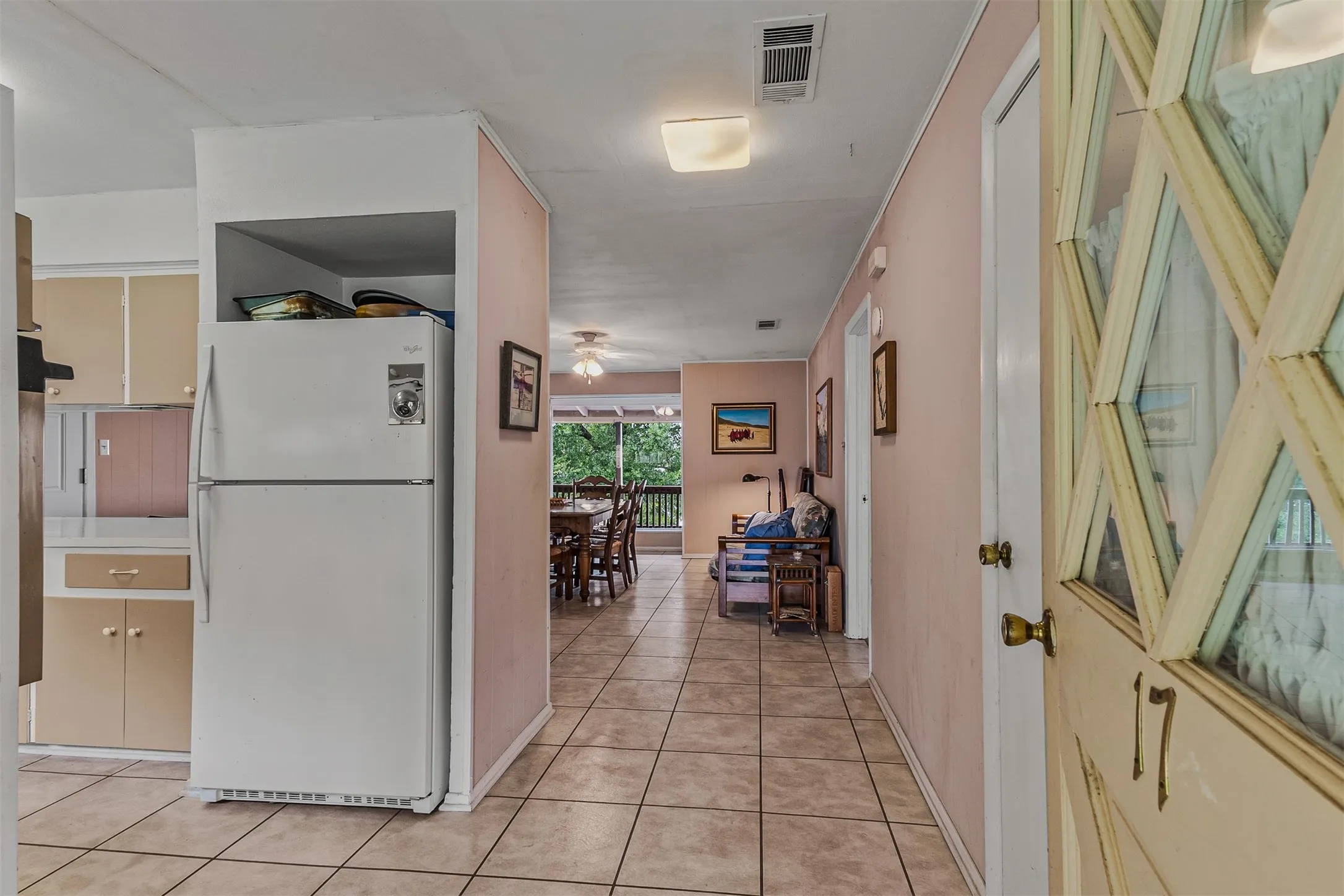 Single Family Residence For Sale in Henderson County , 17 Shoreline Drive, Star Harbor, Texas 75148, 2 Bedroom, 2 Bathroom, Garage spaces, 2,016 Sqft, built in 1964, mls#21339136, Real Estate Agent in Star Harbor, Homes For Sale in Henderson county, Homes For Sale in Star Harbor, Realtor in Star Harbor Texas, Real Estate Brokerage Independent Realty Texas, Luminita Cordes Realtor