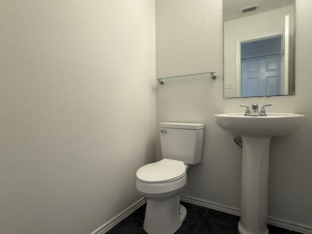 Single Family Residence For Sale in Kaufman County , 2013 Gardenia Drive, Forney, Texas 75126, 4 Bedroom, 3 Bathroom, 2 Garage spaces, 2,092 Sqft, built in 2004, mls#21340795, Real Estate Agent in Forney, Homes For Sale in Kaufman county, Homes For Sale in Forney, Realtor in Forney Texas, Real Estate Brokerage Independent Realty Texas, Luminita Cordes Realtor