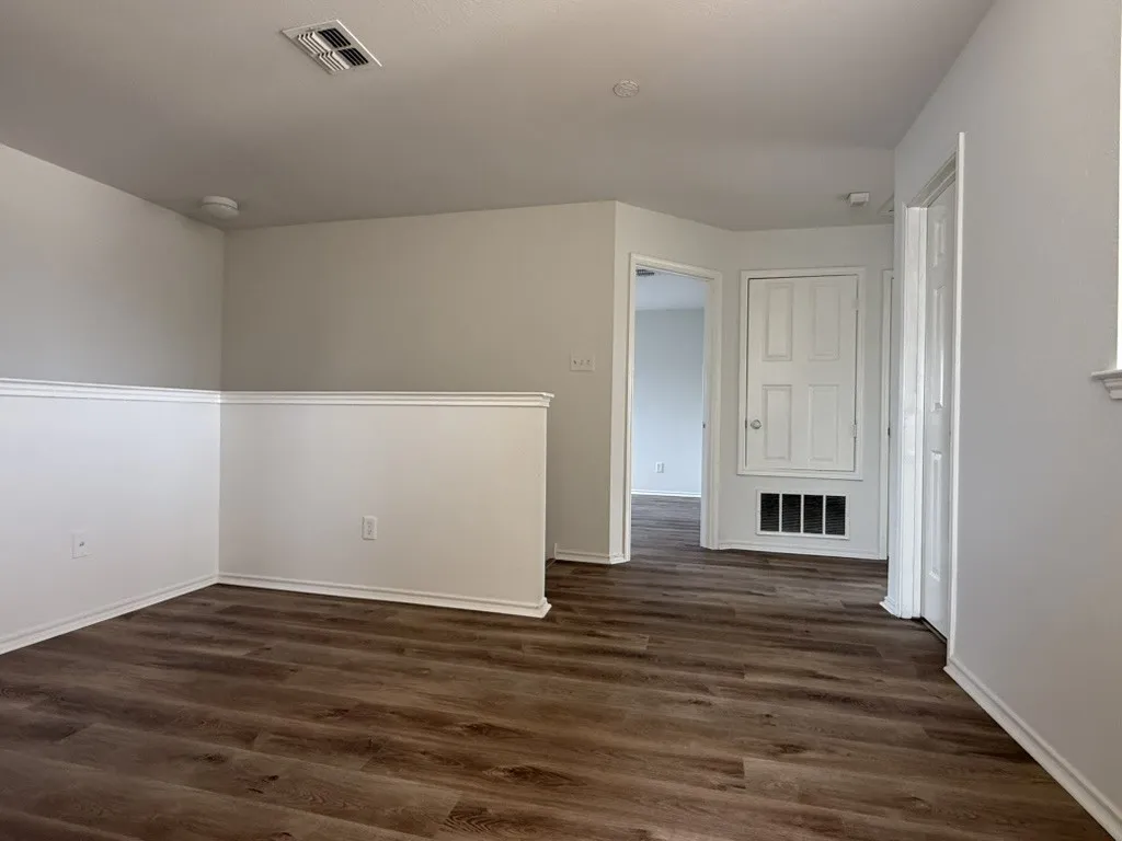 Single Family Residence For Sale in Kaufman County , 2013 Gardenia Drive, Forney, Texas 75126, 4 Bedroom, 3 Bathroom, 2 Garage spaces, 2,092 Sqft, built in 2004, mls#21340795, Real Estate Agent in Forney, Homes For Sale in Kaufman county, Homes For Sale in Forney, Realtor in Forney Texas, Real Estate Brokerage Independent Realty Texas, Luminita Cordes Realtor