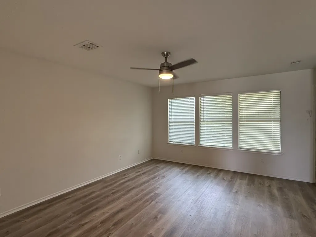 Single Family Residence For Sale in Kaufman County , 2013 Gardenia Drive, Forney, Texas 75126, 4 Bedroom, 3 Bathroom, 2 Garage spaces, 2,092 Sqft, built in 2004, mls#21340795, Real Estate Agent in Forney, Homes For Sale in Kaufman county, Homes For Sale in Forney, Realtor in Forney Texas, Real Estate Brokerage Independent Realty Texas, Luminita Cordes Realtor