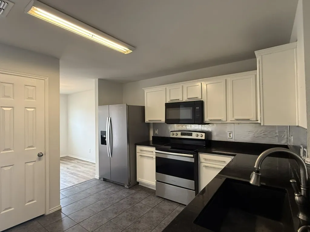 Single Family Residence For Sale in Kaufman County , 2013 Gardenia Drive, Forney, Texas 75126, 4 Bedroom, 3 Bathroom, 2 Garage spaces, 2,092 Sqft, built in 2004, mls#21340795, Real Estate Agent in Forney, Homes For Sale in Kaufman county, Homes For Sale in Forney, Realtor in Forney Texas, Real Estate Brokerage Independent Realty Texas, Luminita Cordes Realtor