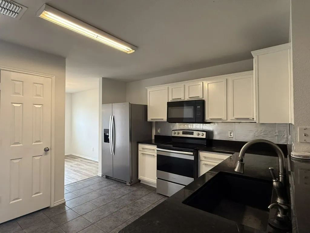 Single Family Residence For Sale in Kaufman County , 2013 Gardenia Drive, Forney, Texas 75126, 4 Bedroom, 3 Bathroom, 2 Garage spaces, 2,092 Sqft, built in 2004, mls#21340795, Real Estate Agent in Forney, Homes For Sale in Kaufman county, Homes For Sale in Forney, Realtor in Forney Texas, Real Estate Brokerage Independent Realty Texas, Luminita Cordes Realtor