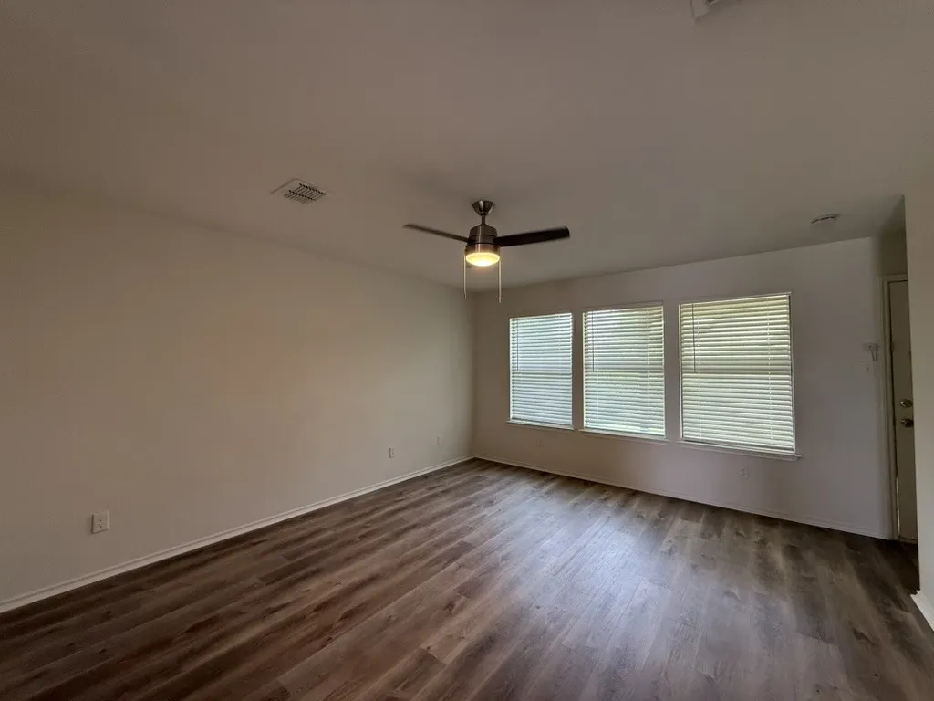 Single Family Residence For Sale in Kaufman County , 2013 Gardenia Drive, Forney, Texas 75126, 4 Bedroom, 3 Bathroom, 2 Garage spaces, 2,092 Sqft, built in 2004, mls#21340795, Real Estate Agent in Forney, Homes For Sale in Kaufman county, Homes For Sale in Forney, Realtor in Forney Texas, Real Estate Brokerage Independent Realty Texas, Luminita Cordes Realtor