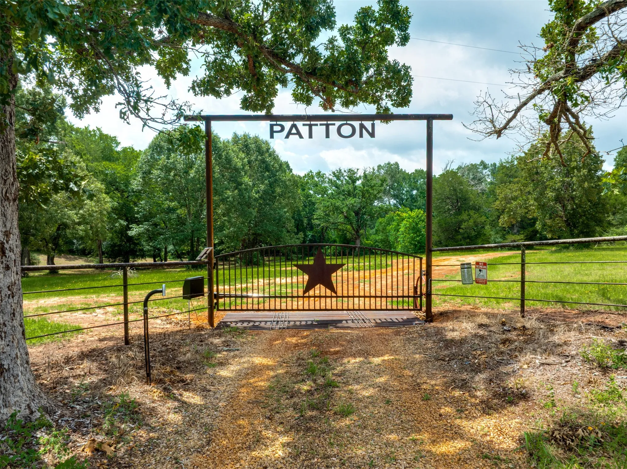 Farm For Sale in Anderson County , 5109 FM 860, Montalba, Texas 75853, 5 Bedroom, 3 Bathroom, Garage spaces, 0 Sqft, built in 2019, mls#21340231, Real Estate Agent in Montalba, Homes For Sale in Anderson county, Homes For Sale in Montalba, Realtor in Montalba Texas, Real Estate Brokerage Independent Realty Texas, Luminita Cordes Realtor