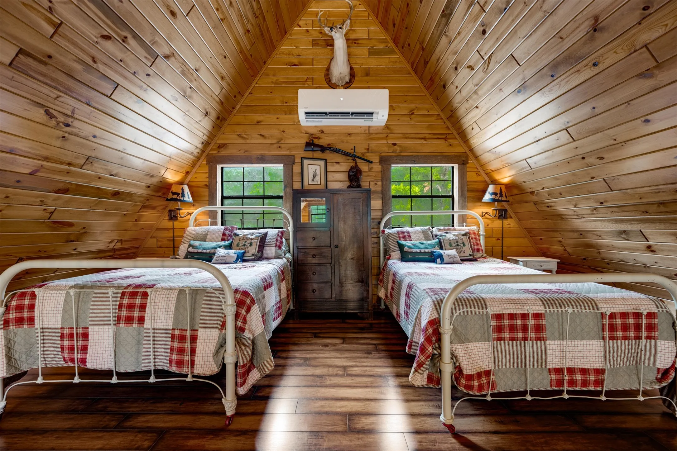 Farm For Sale in Anderson County , 5109 FM 860, Montalba, Texas 75853, 5 Bedroom, 3 Bathroom, Garage spaces, 0 Sqft, built in 2019, mls#21340231, Real Estate Agent in Montalba, Homes For Sale in Anderson county, Homes For Sale in Montalba, Realtor in Montalba Texas, Real Estate Brokerage Independent Realty Texas, Luminita Cordes Realtor