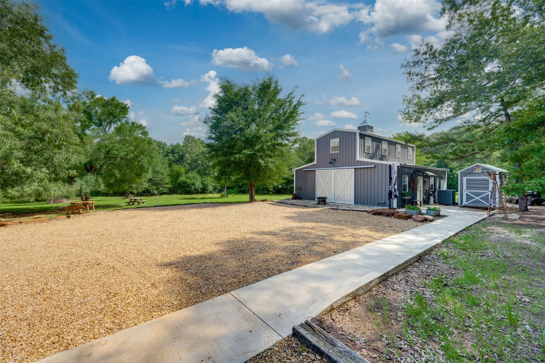 Farm For Sale in Anderson County , 5109 FM 860, Montalba, Texas 75853, 5 Bedroom, 3 Bathroom, Garage spaces, 0 Sqft, built in 2019, mls#21340231, Real Estate Agent in Montalba, Homes For Sale in Anderson county, Homes For Sale in Montalba, Realtor in Montalba Texas, Real Estate Brokerage Independent Realty Texas, Luminita Cordes Realtor